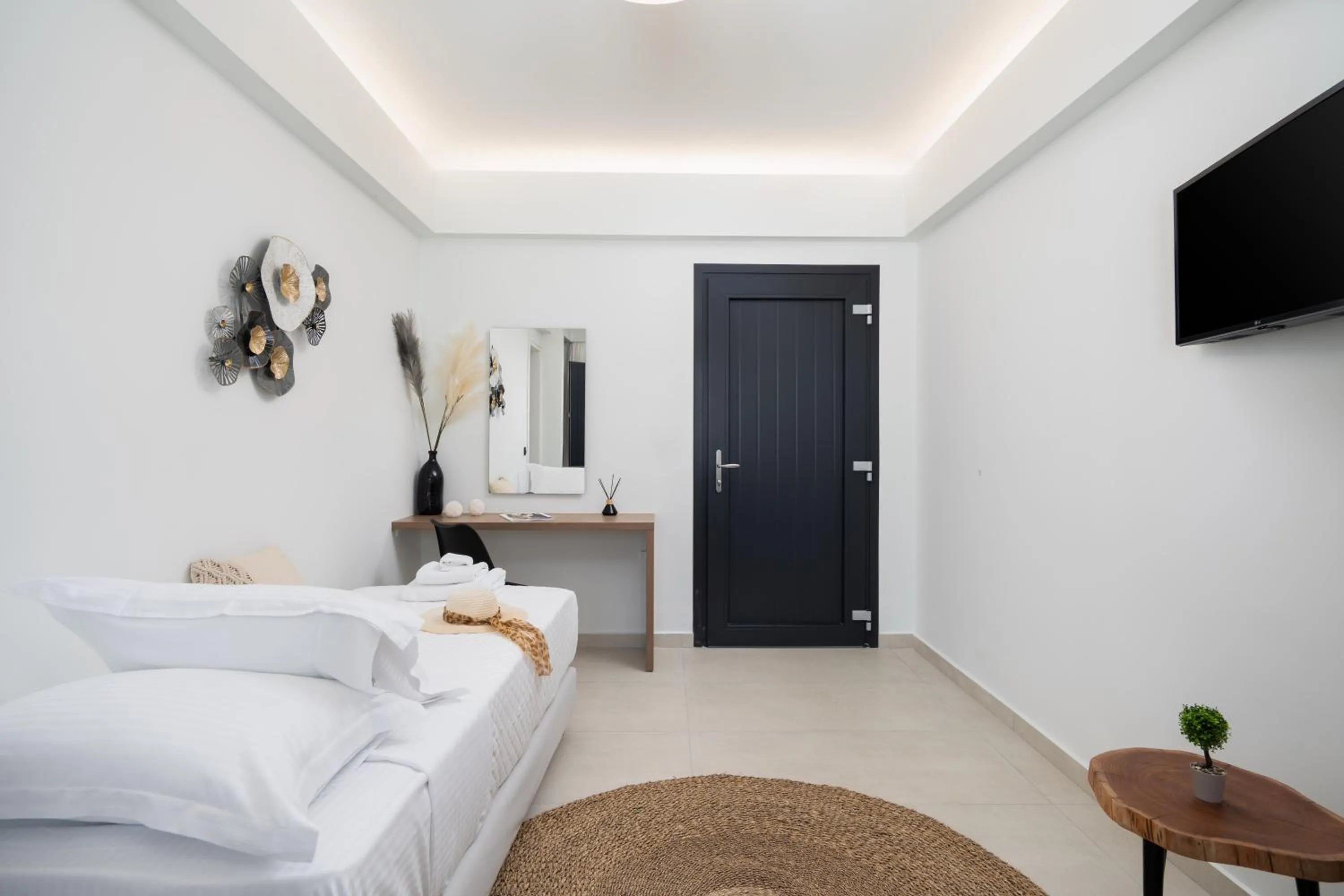 Photo of the whole room, Bed in Cuore Santo Suites