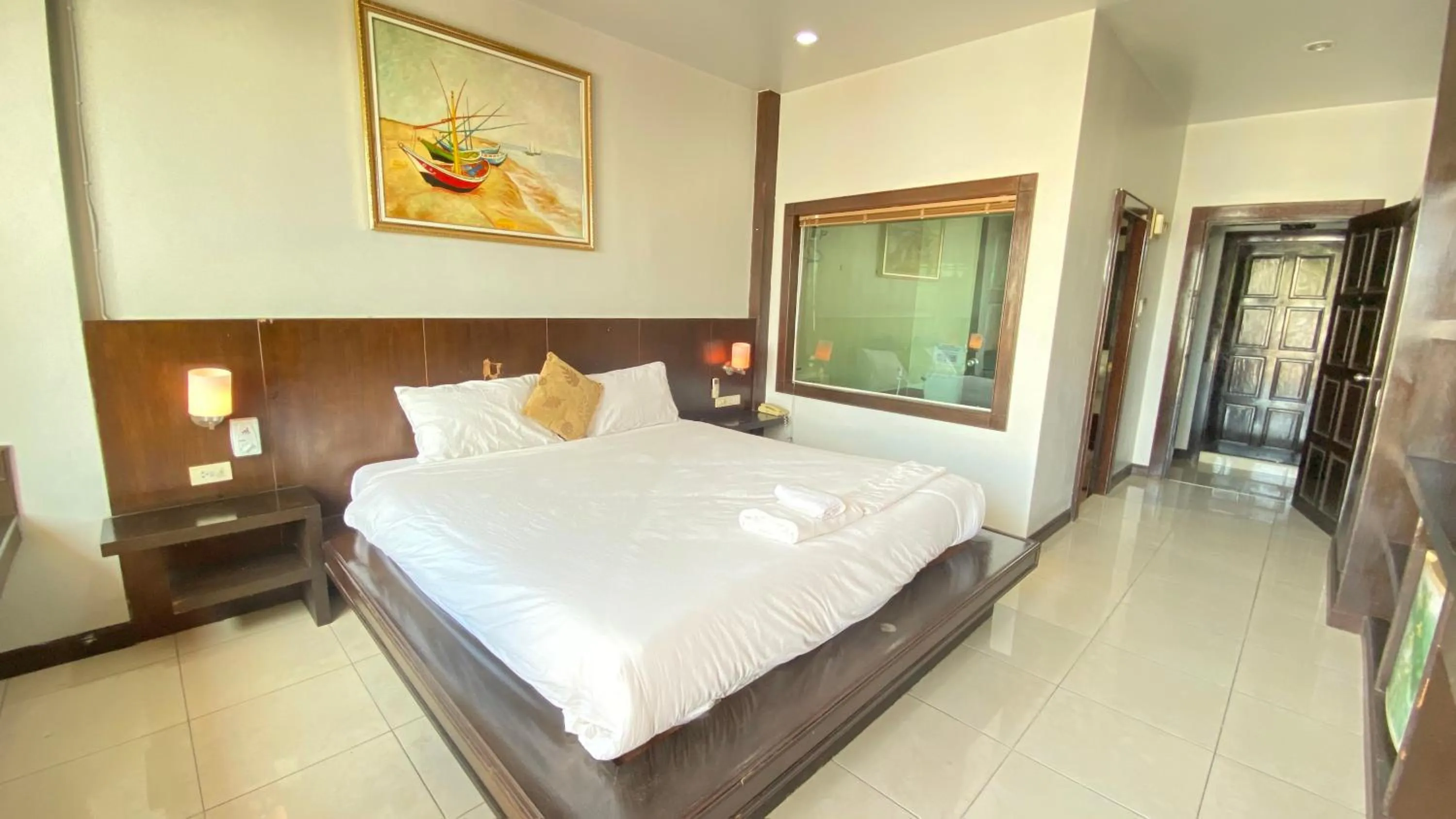 Bed in SM Patong Resort