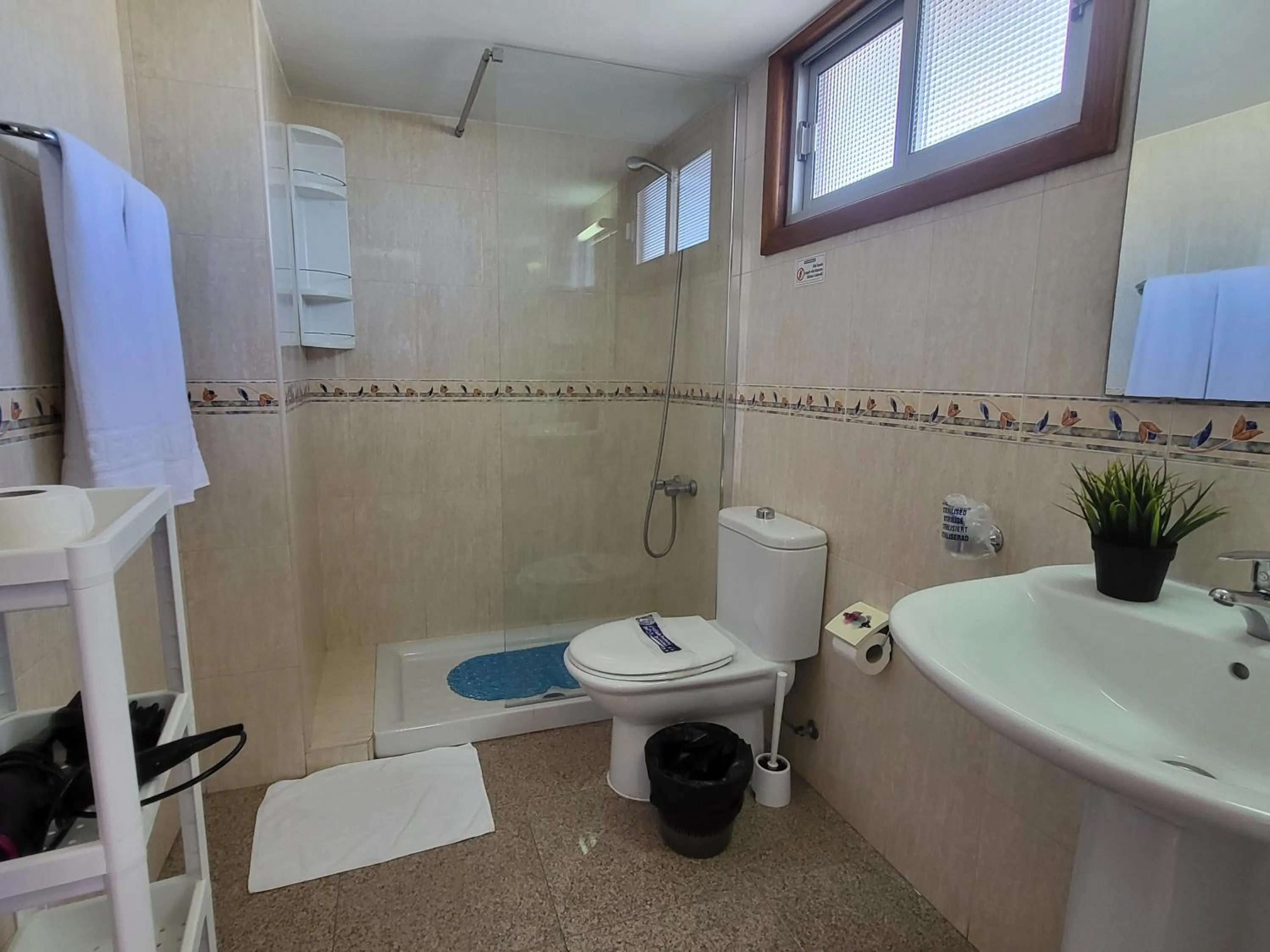 Bathroom in Las Camelias Apartments