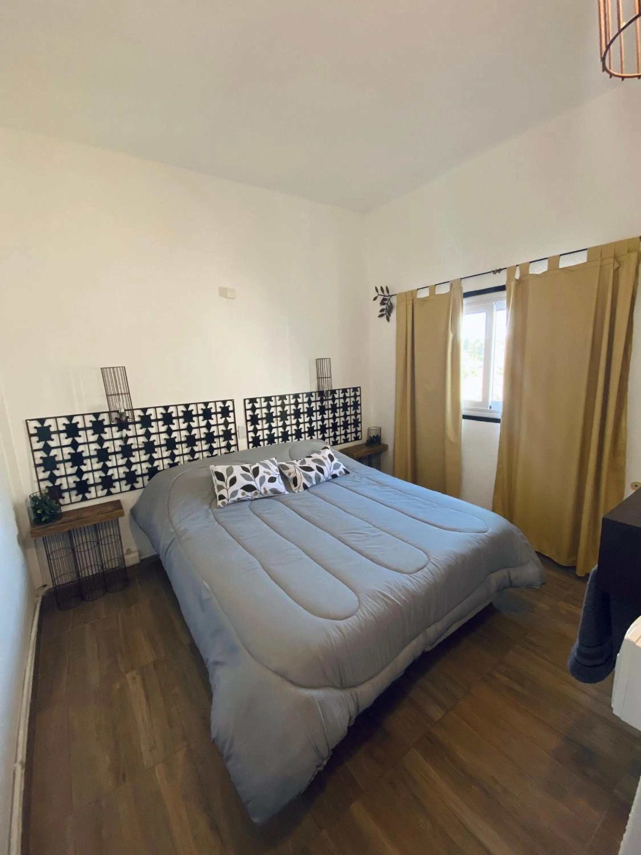 Photo of the whole room, Bed in Carod Espacio Serrano