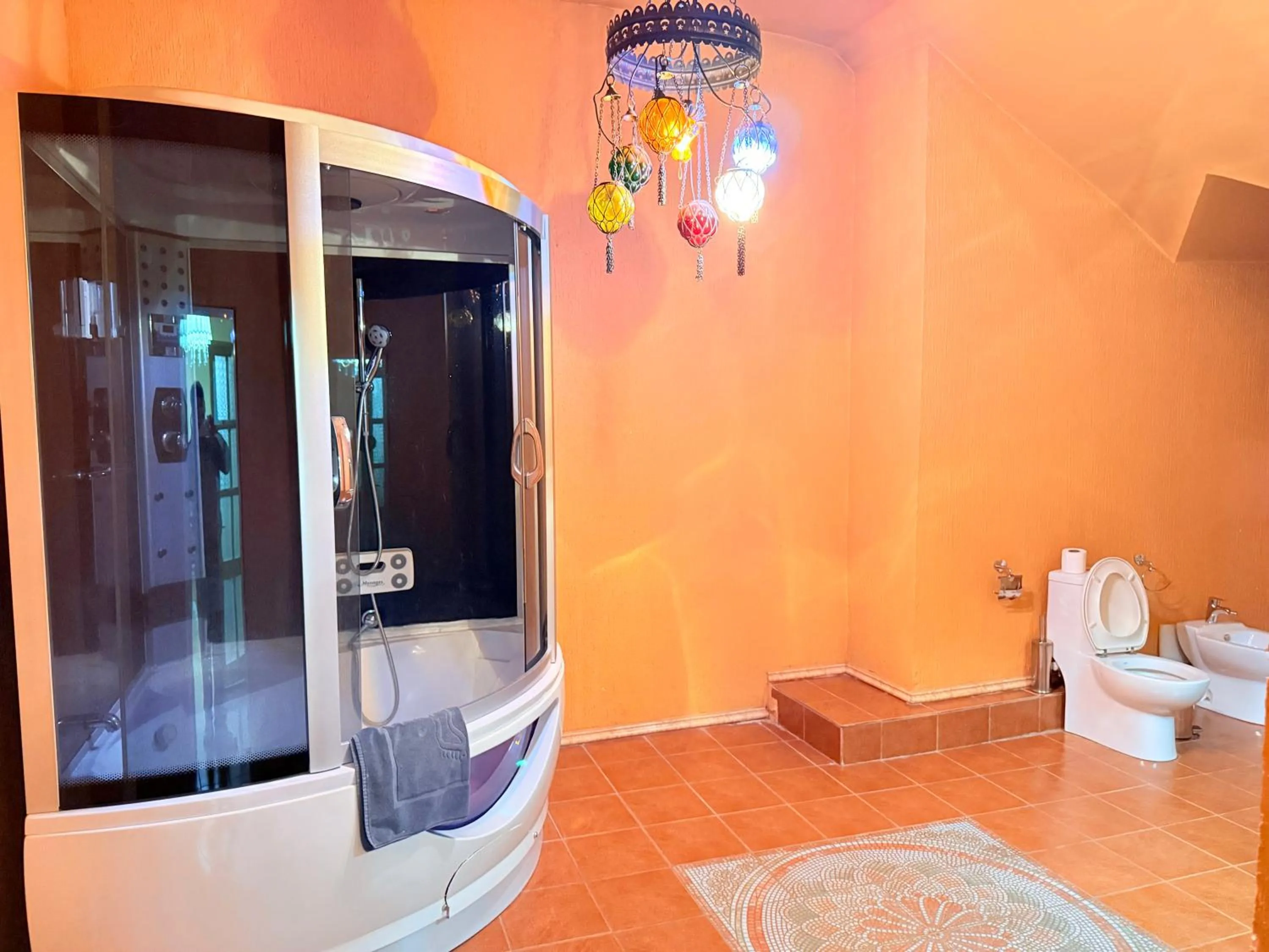 Bathroom in Retro Palace