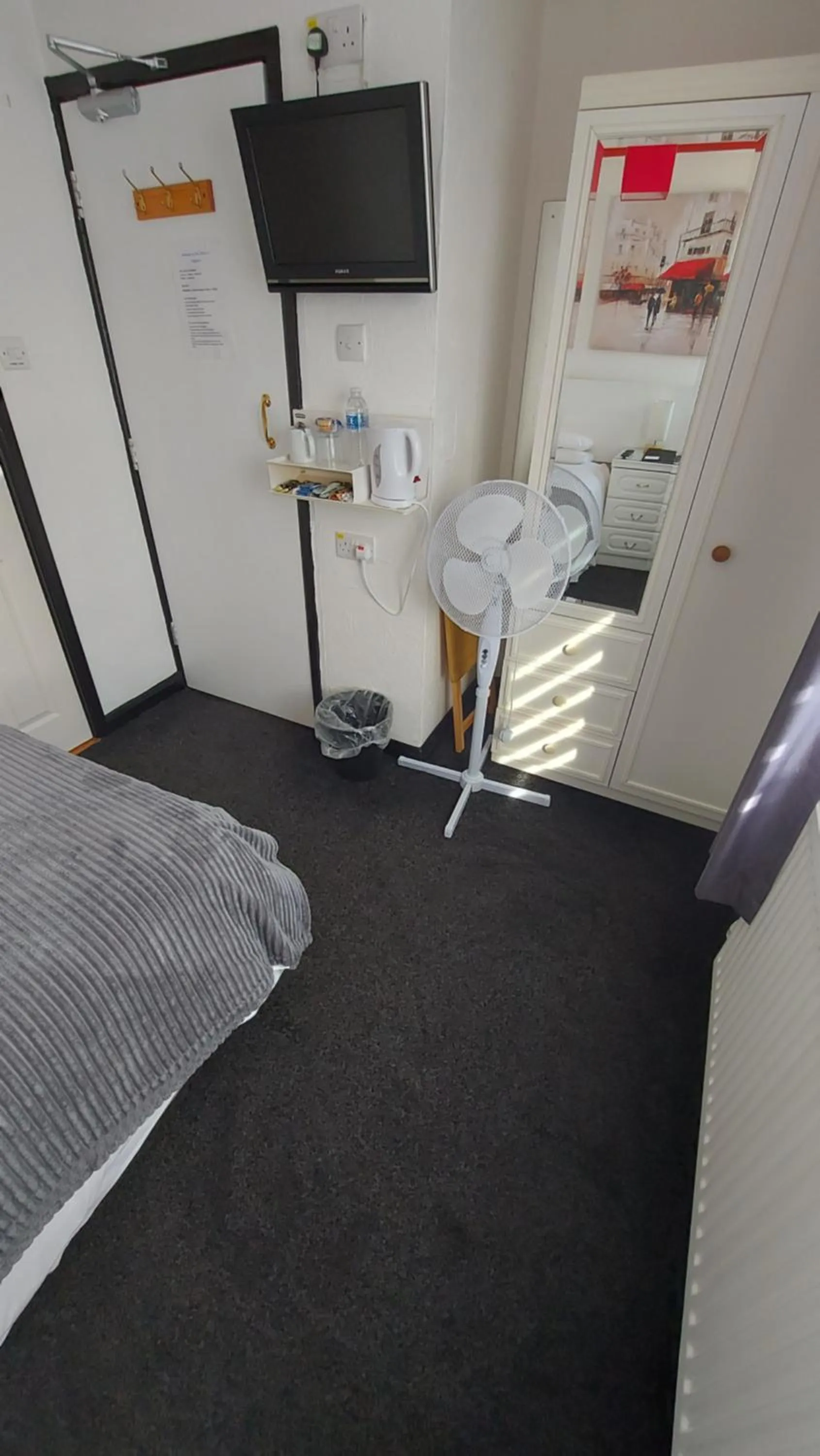 Bed in The Clifton at Paignton