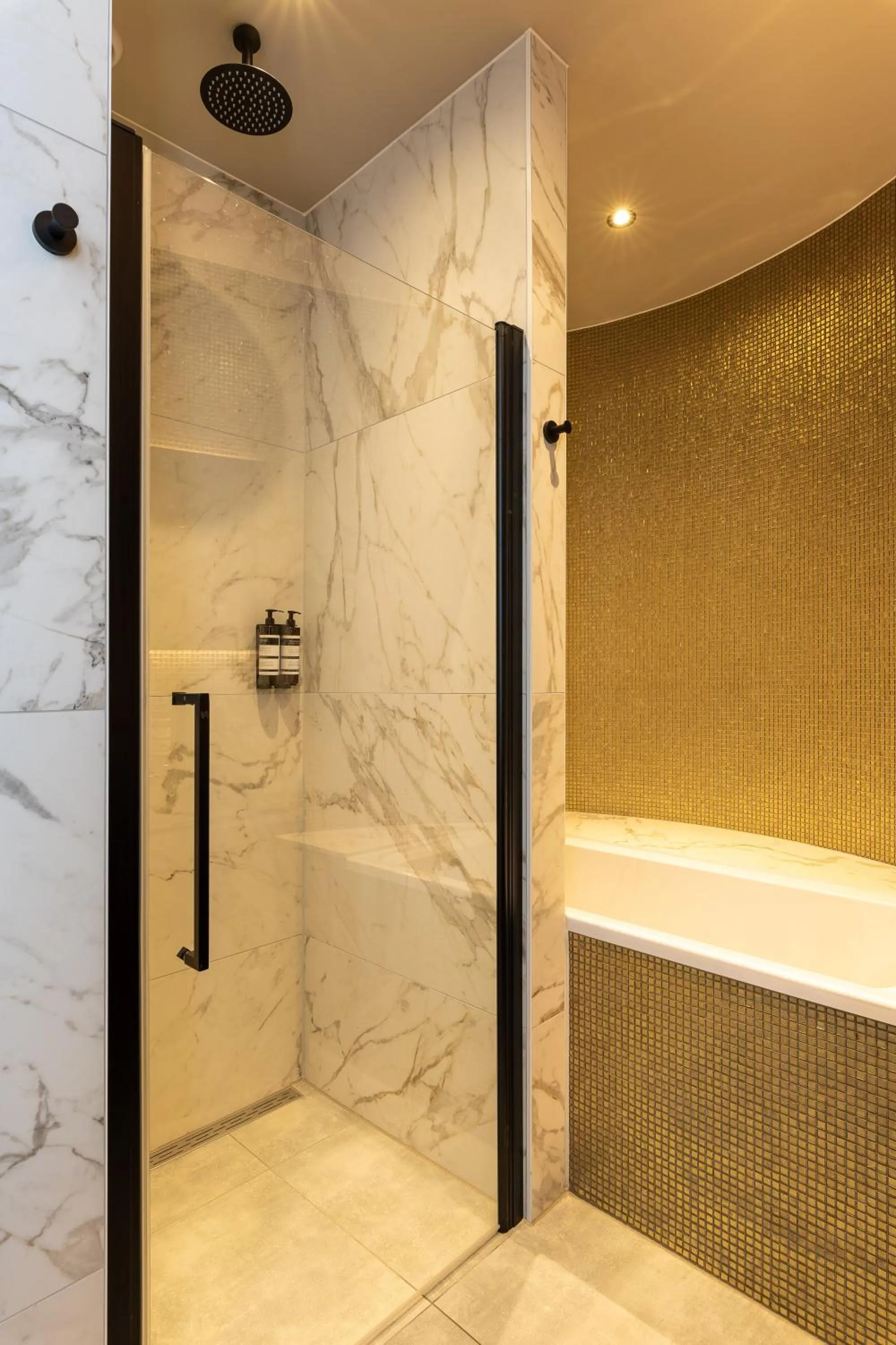 Shower in Monument Hotel