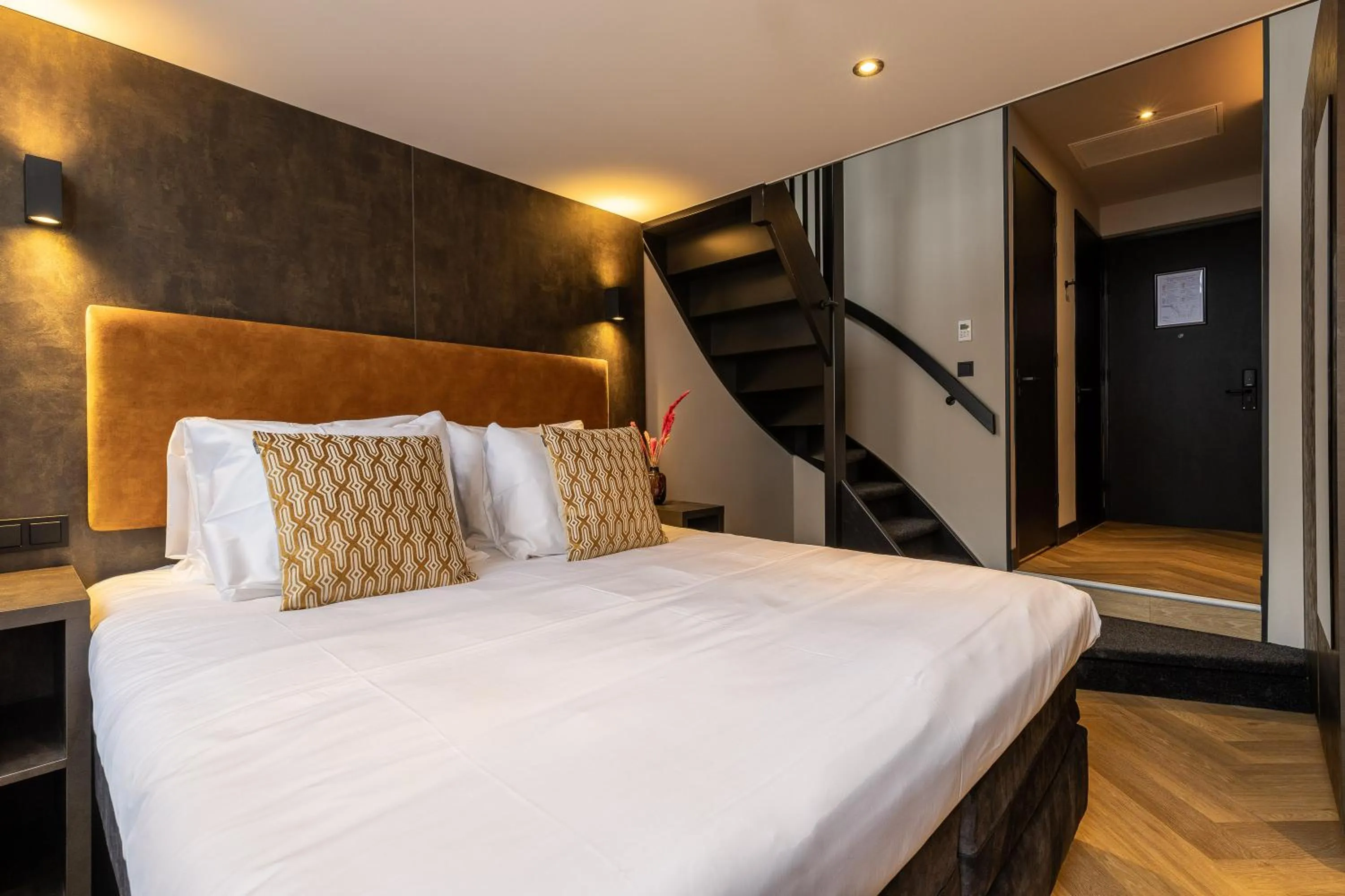 Bedroom, Bed in Monument Hotel