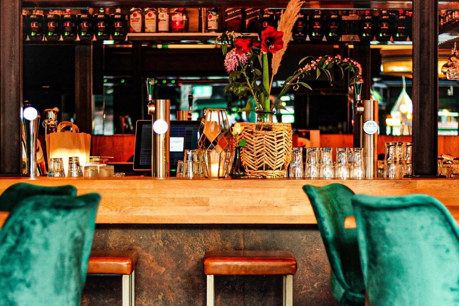 Restaurant/places to eat in Monument Hotel