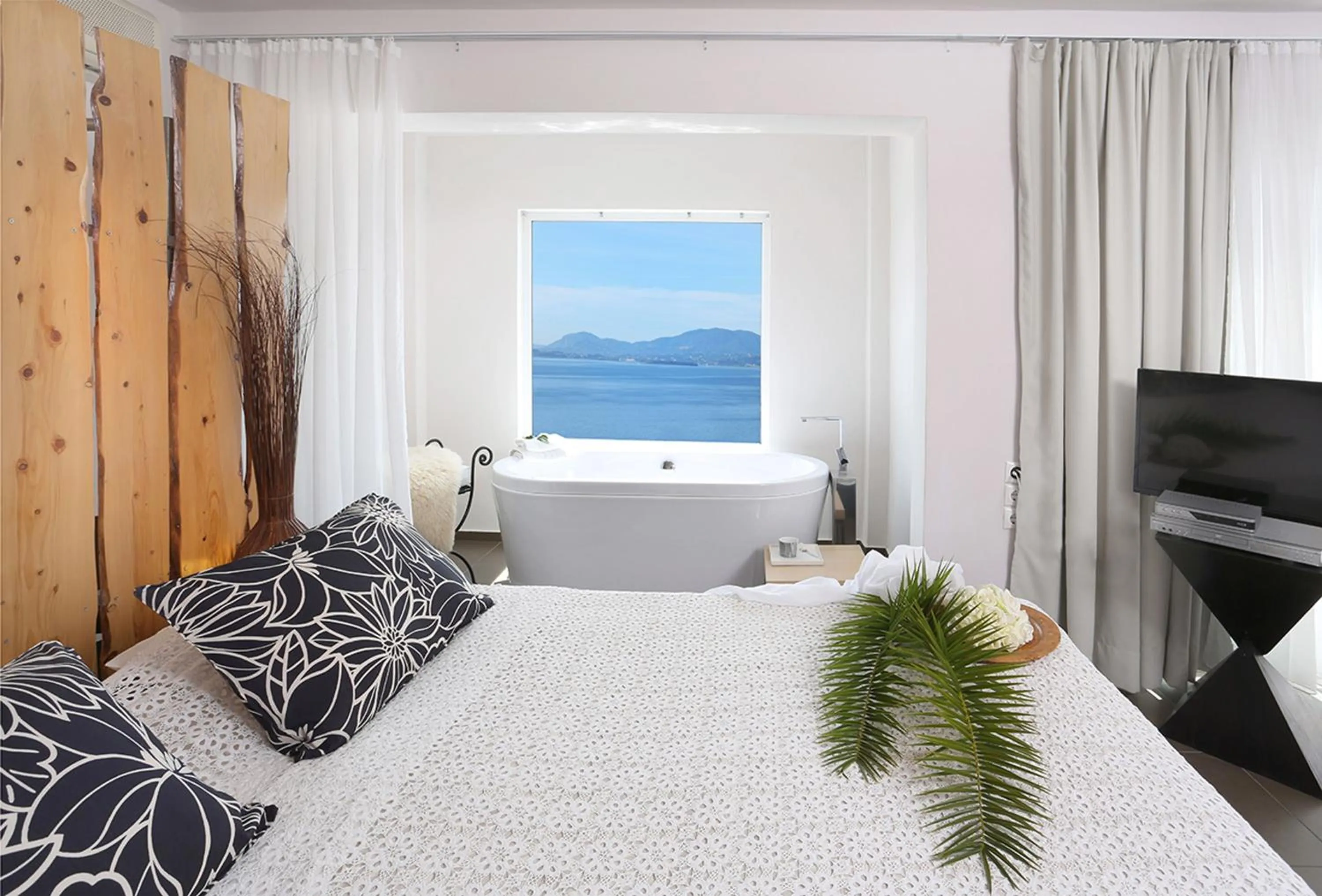 Bedroom, Bed in Pantokrator Hotel