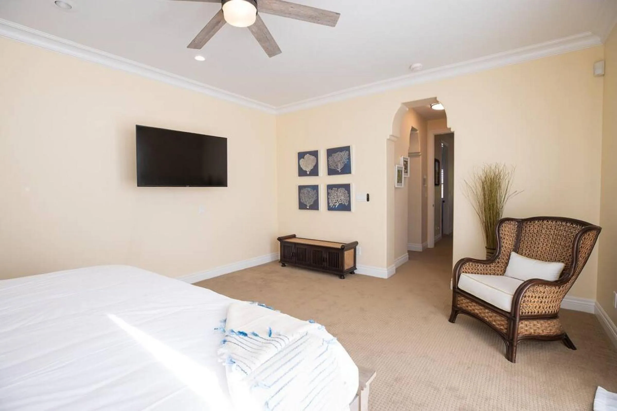 Bed in Mirabella Villa Private Pool and Outdoor Kitchen