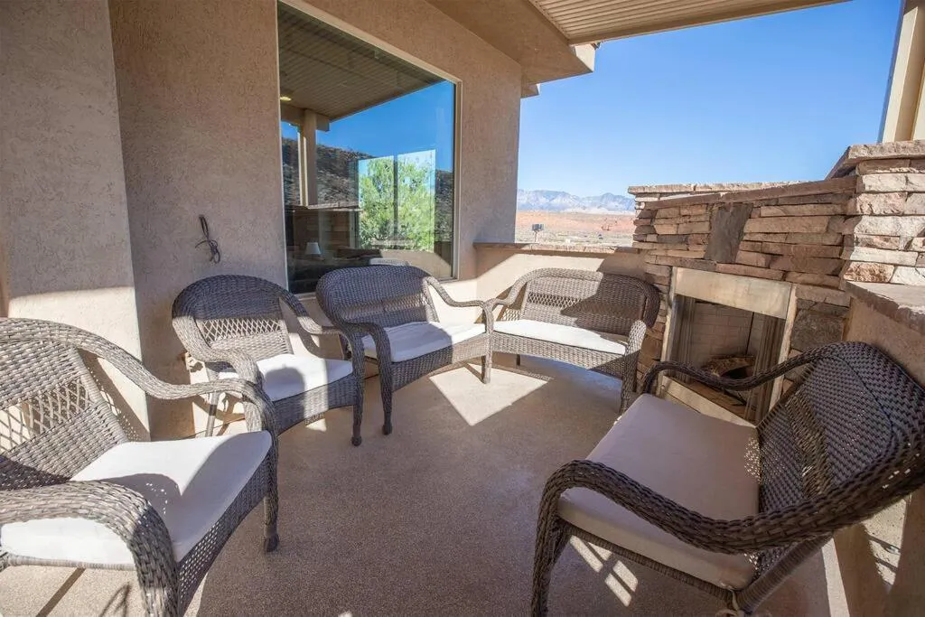 Suite Retreat with Pool Spa Gym and Tennis Court