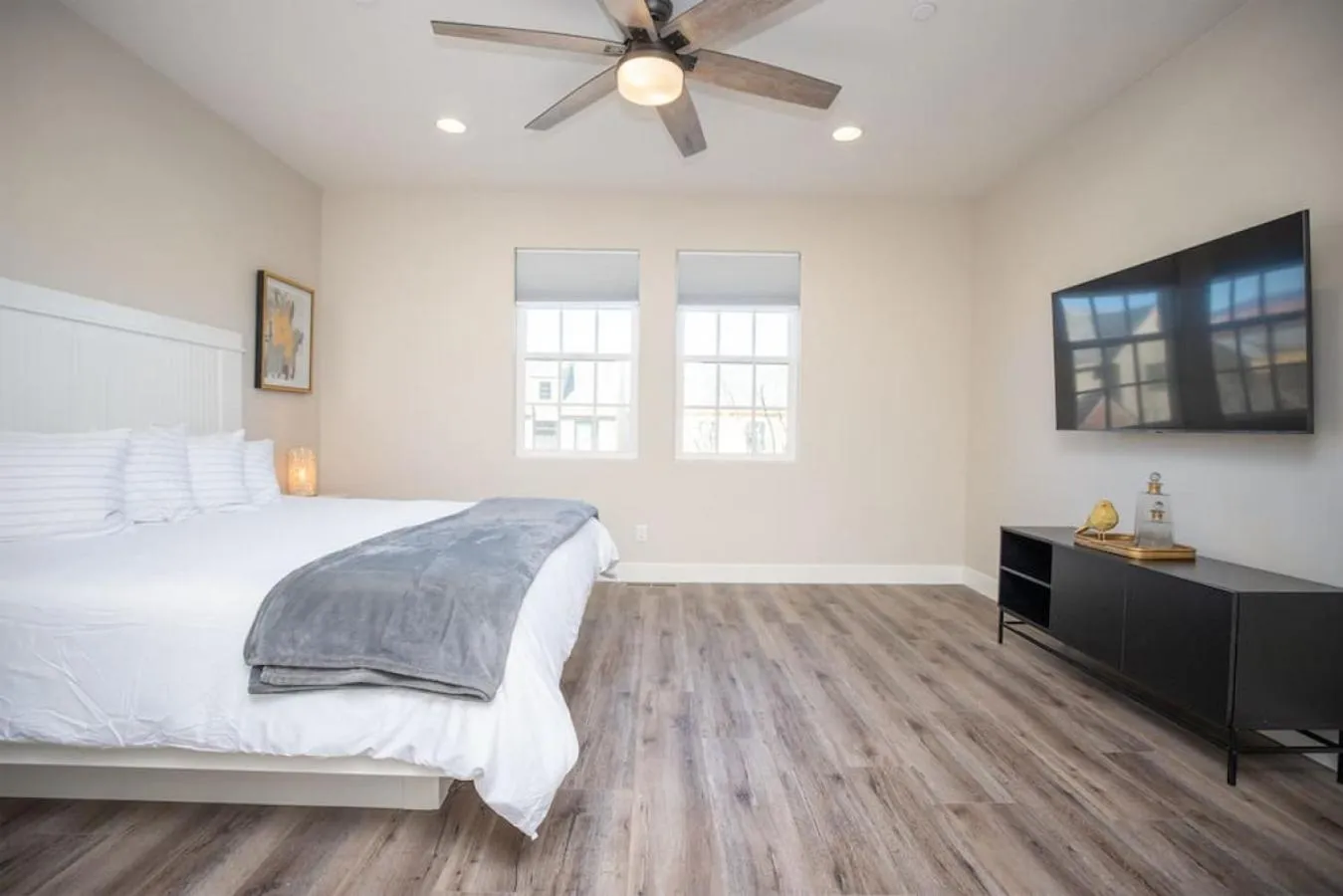 Bed in Paramount Luxury Villa with Swim Spa Sleeps 39