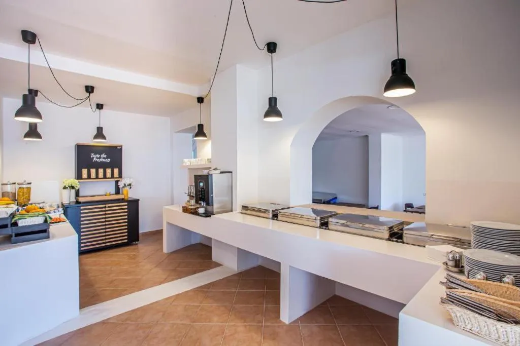 Food and drinks in Hotel Lumbarda