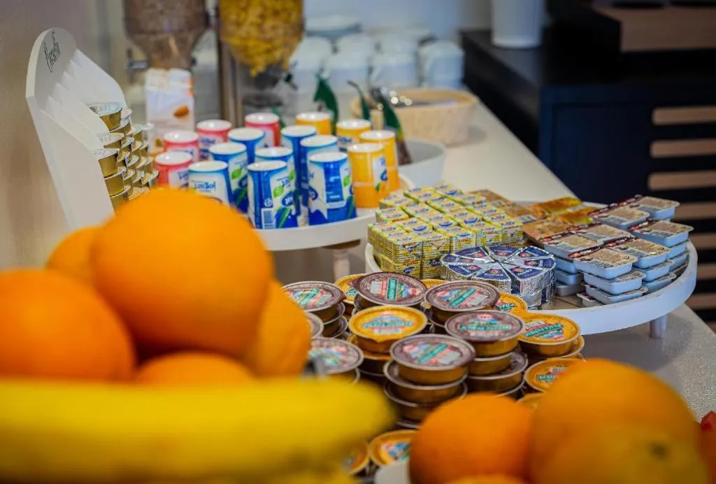 Food and drinks in Hotel Lumbarda