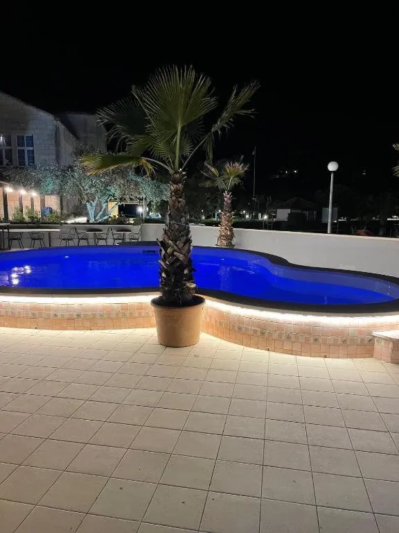 Swimming pool in Hotel Lumbarda