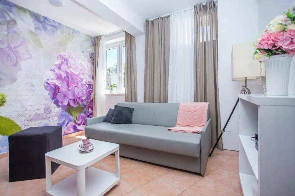 Coffee/tea facilities in Hotel Lumbarda