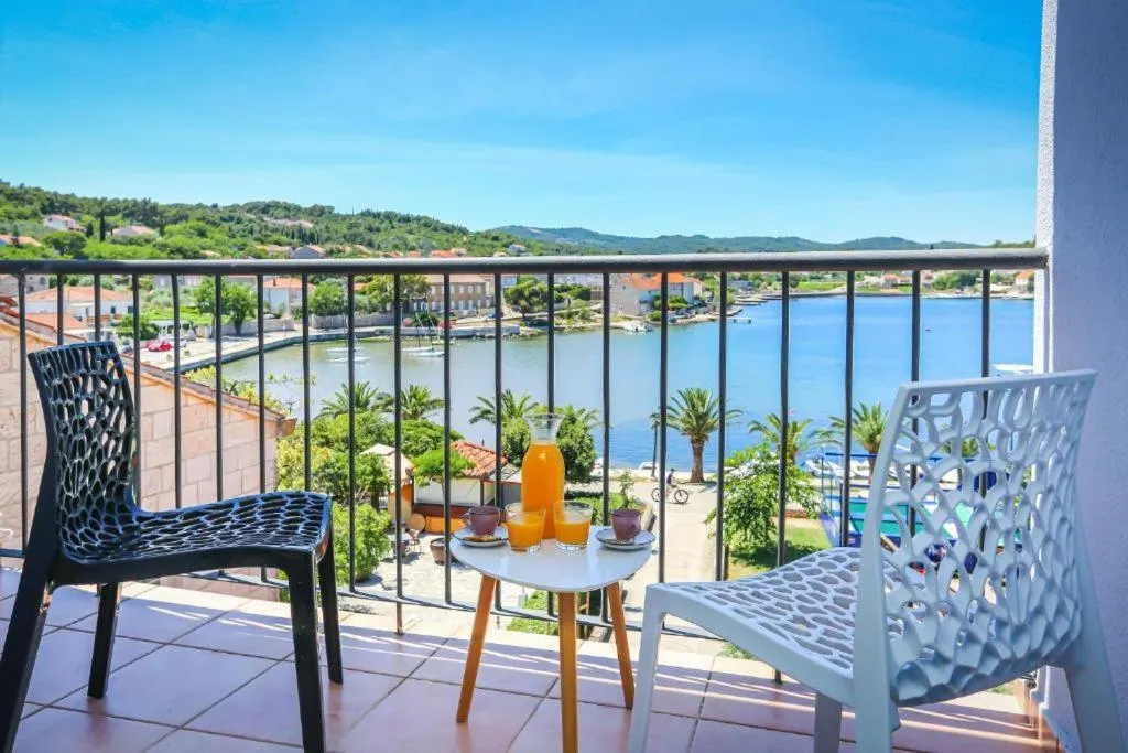 Day in Hotel Lumbarda