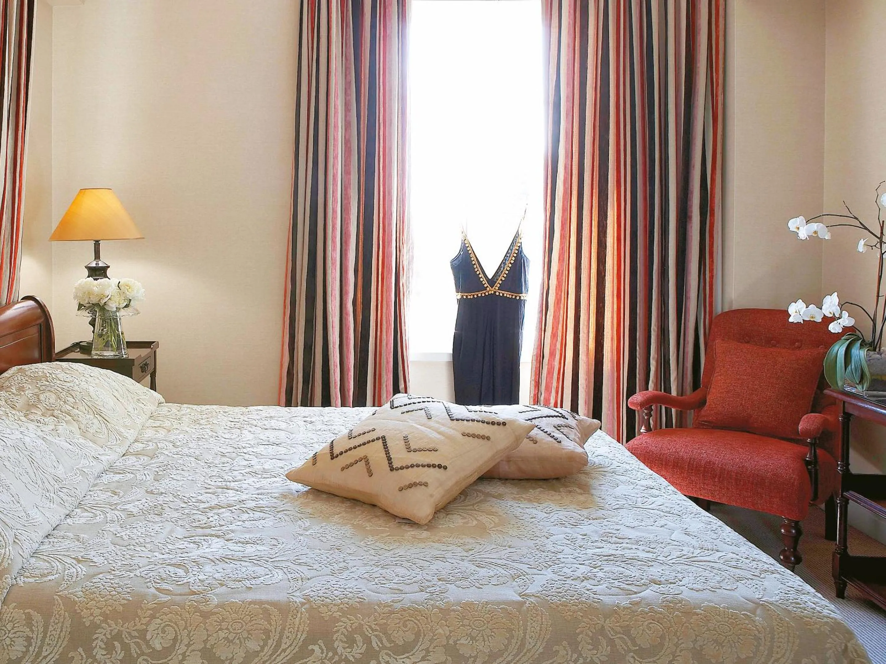 Bed in Grecotel Larissa Imperial