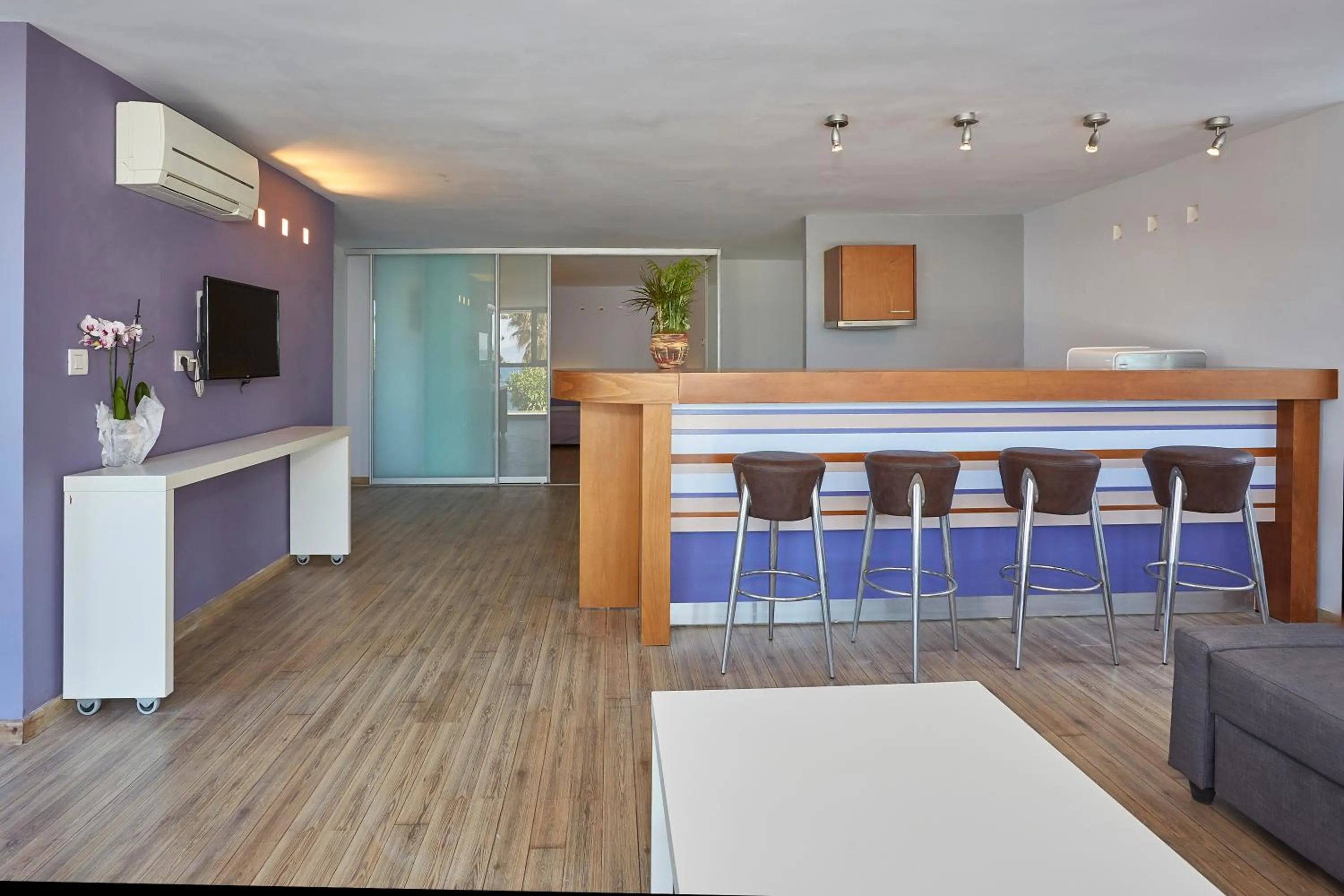 Kitchen or kitchenette in Triton Boutique Hotel