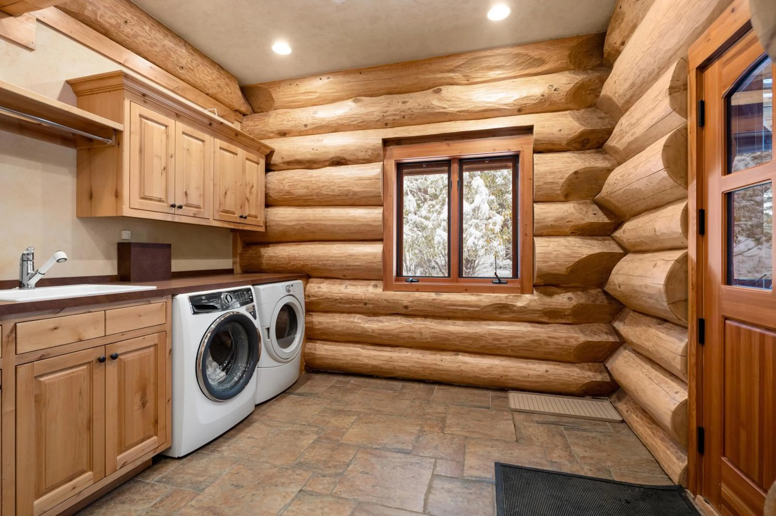 The Grand Alpine Lodge