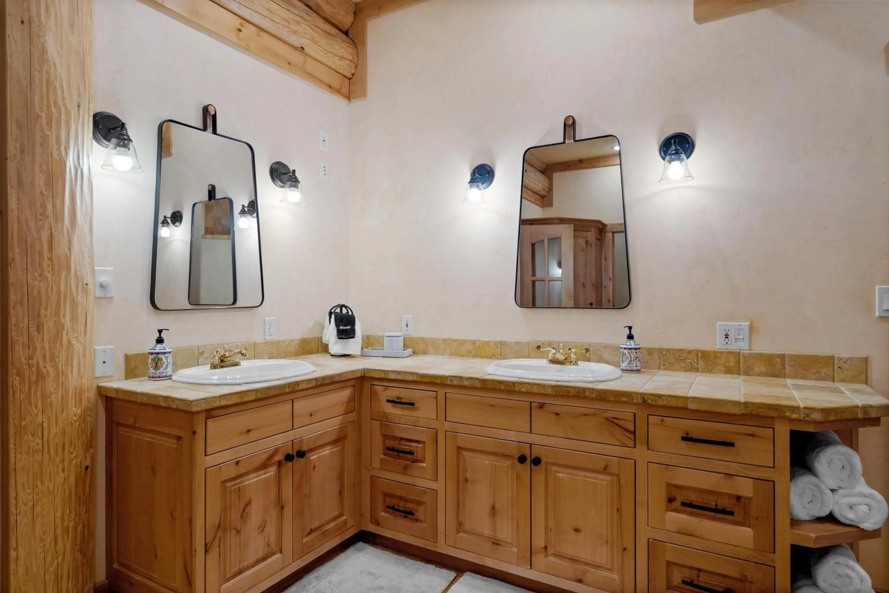 The Grand Alpine Lodge