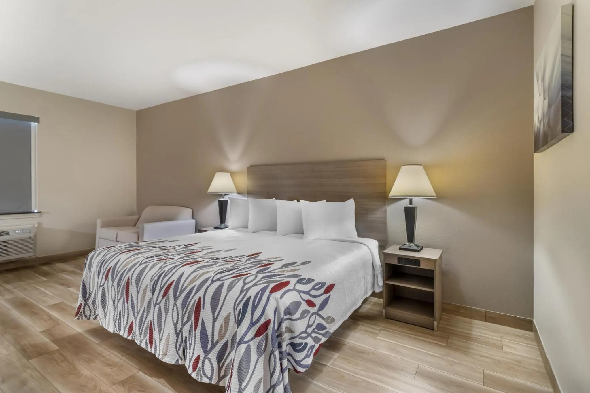 Bedroom, Bed in Red Roof Inn La Porte