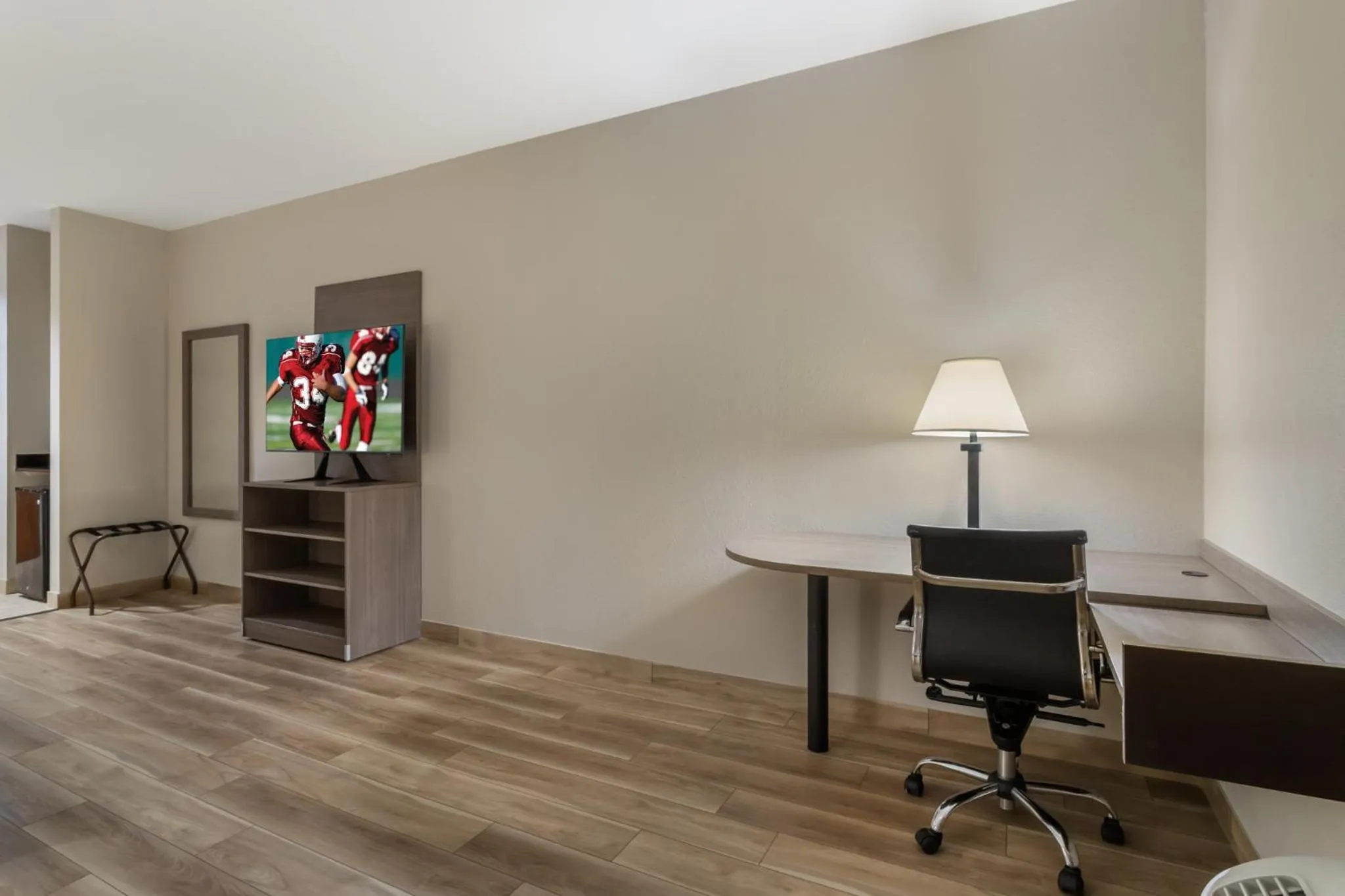 Bedroom in Red Roof Inn La Porte