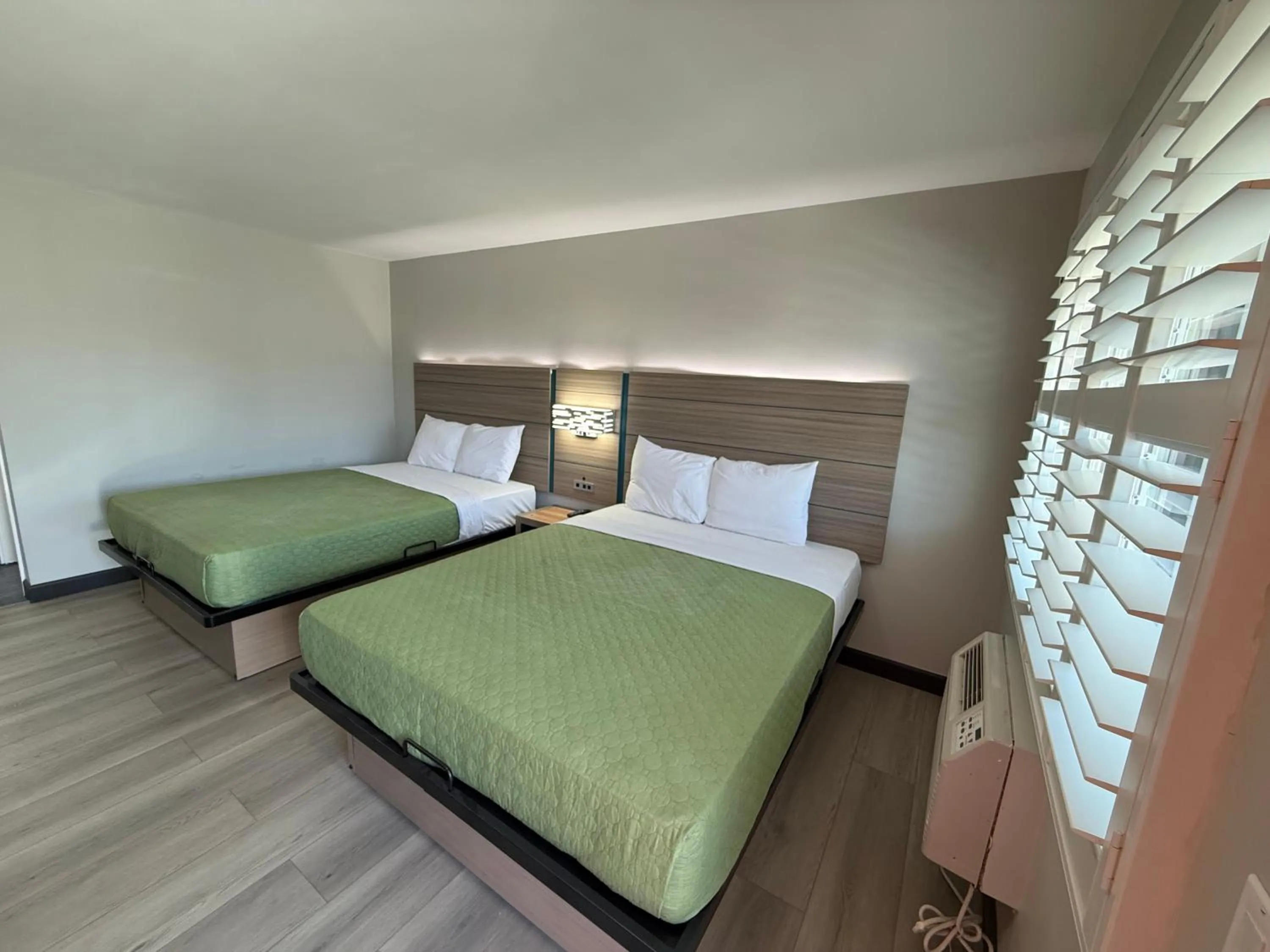 Bedroom, Bed in Rosemead Motel