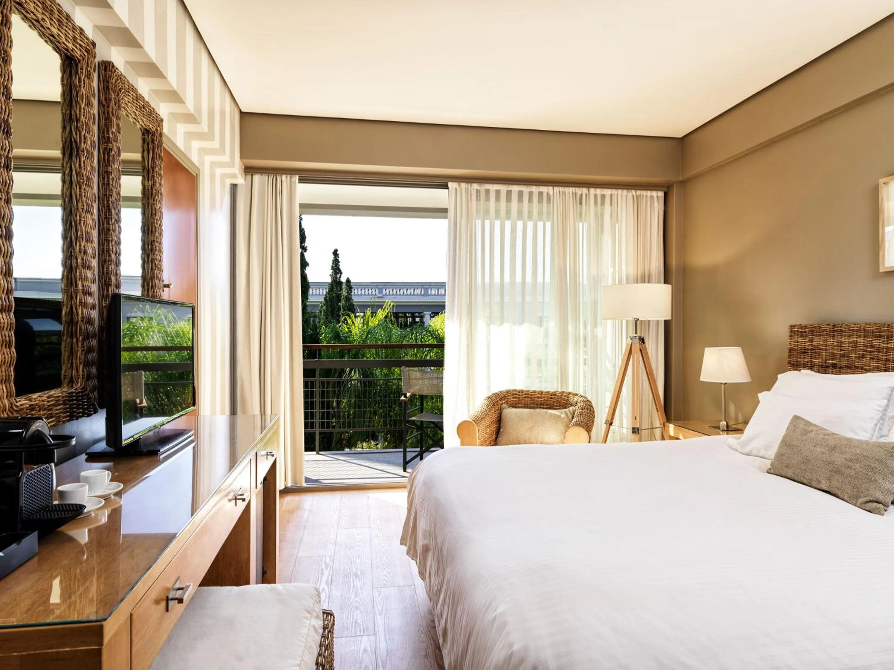 Bed in Sea View Cityscape Hotel