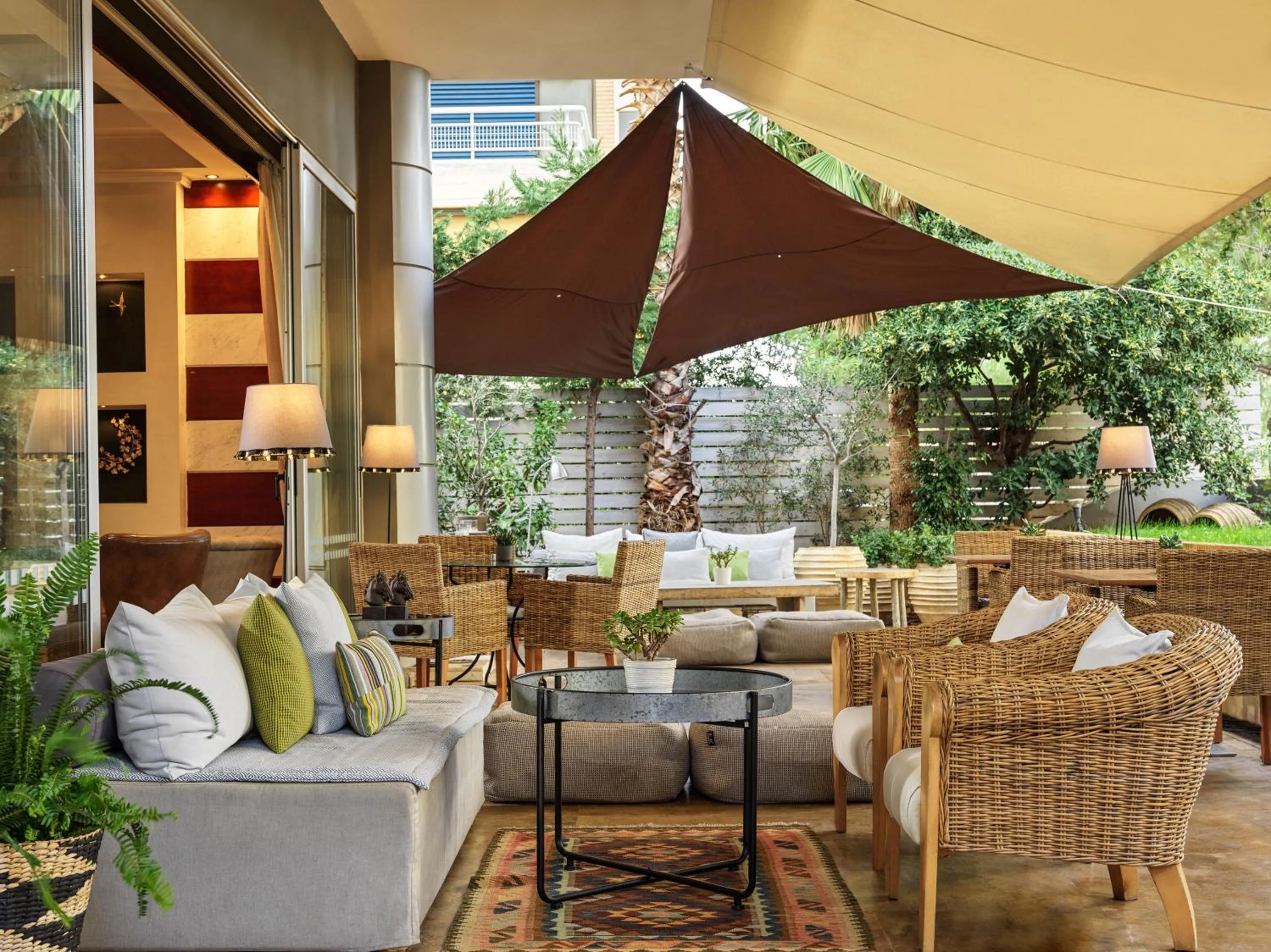 Day in Sea View Cityscape Hotel