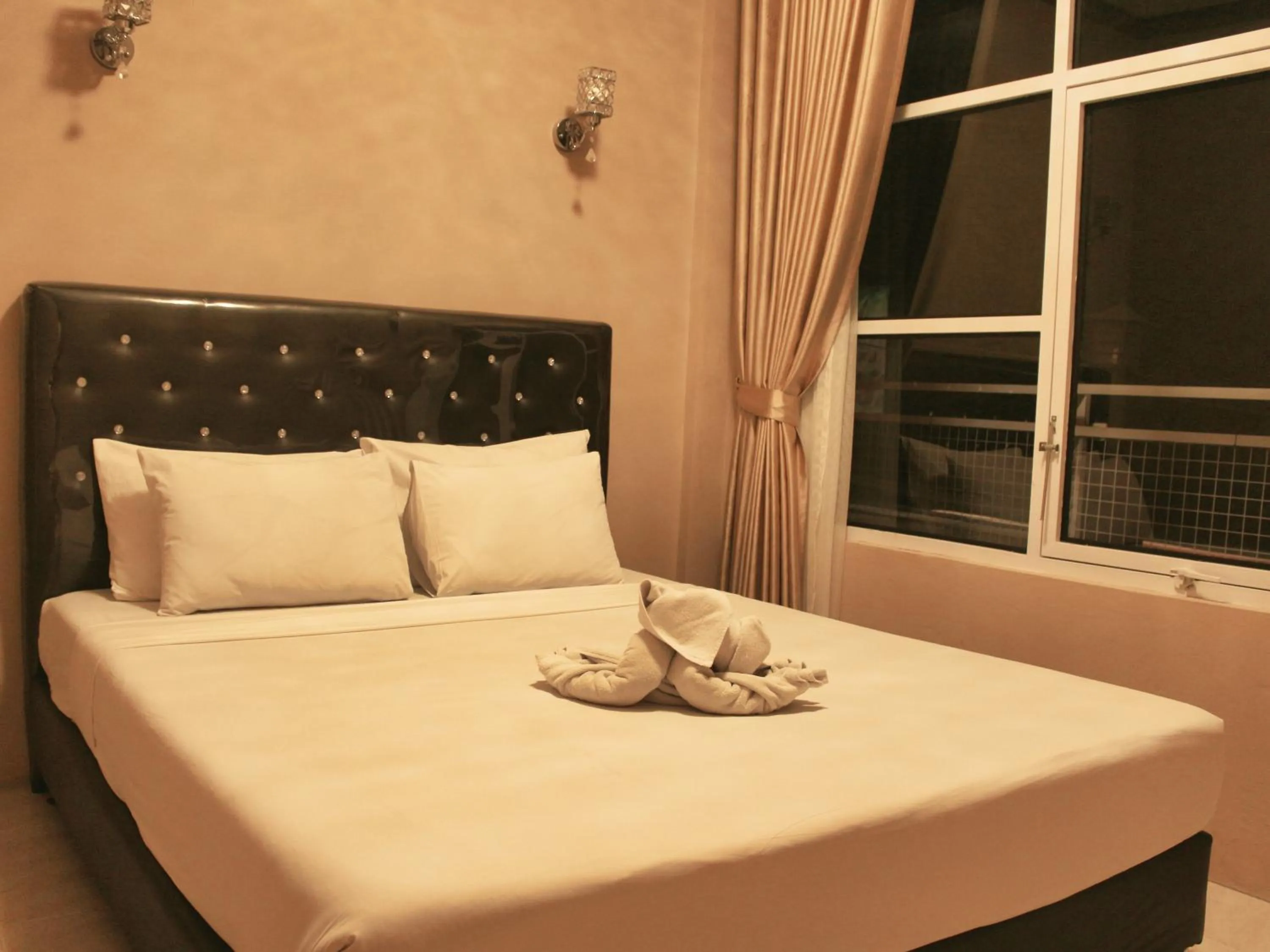 Photo of the whole room, Bed in Tree Love Temanggung Hotel