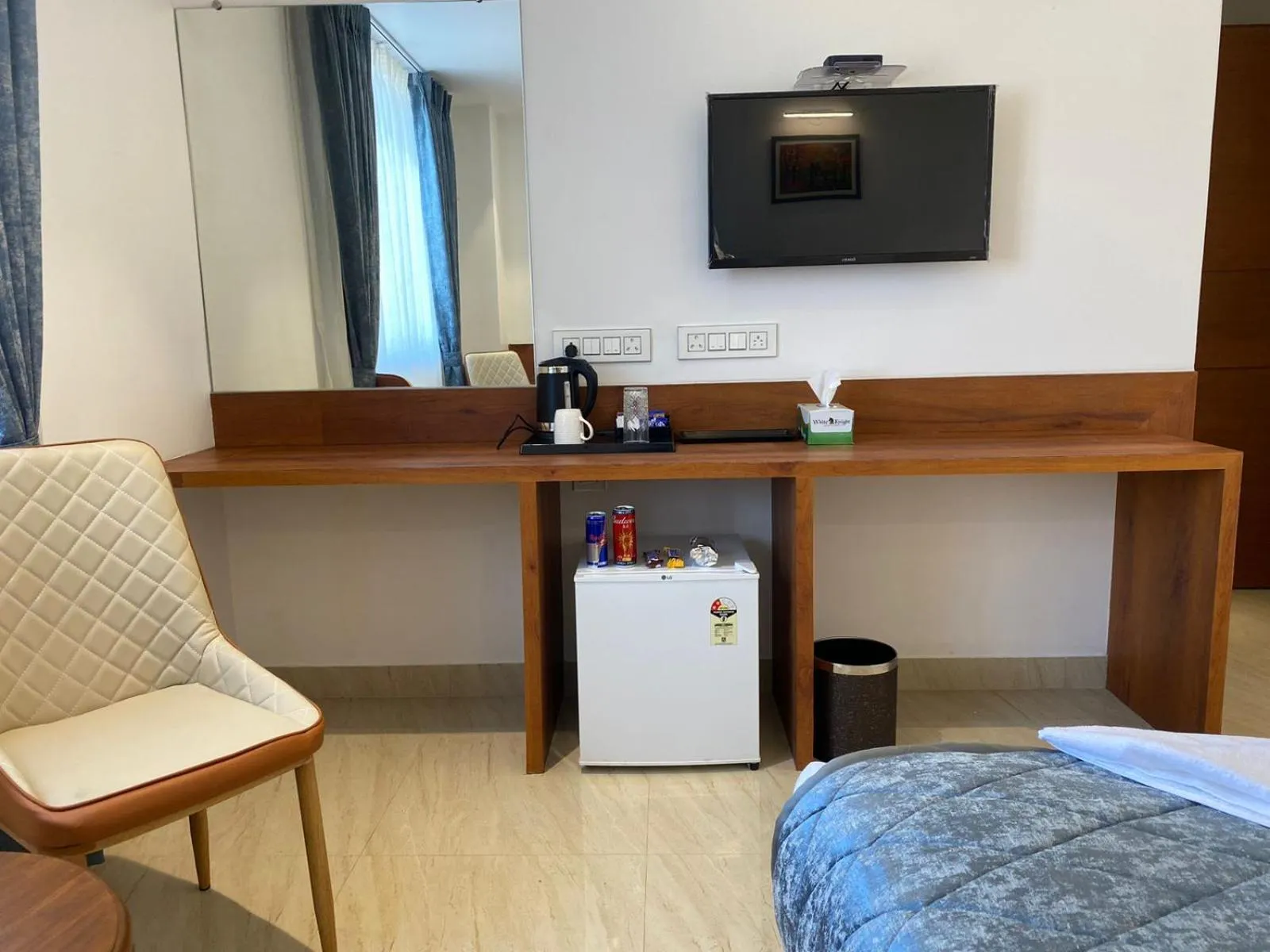 TV and multimedia, Bed in The Urban Hive Hotel