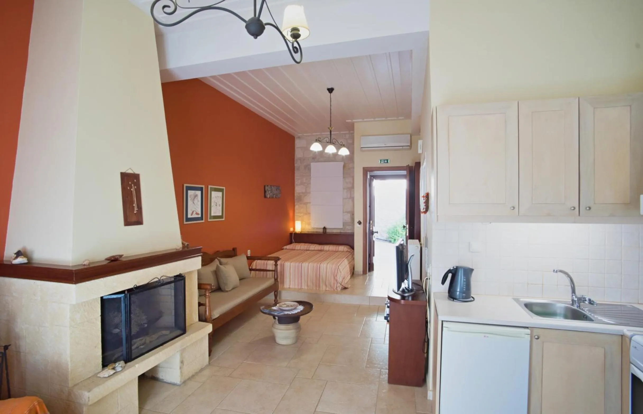 Coffee/tea facilities in Katalagari Country Suites