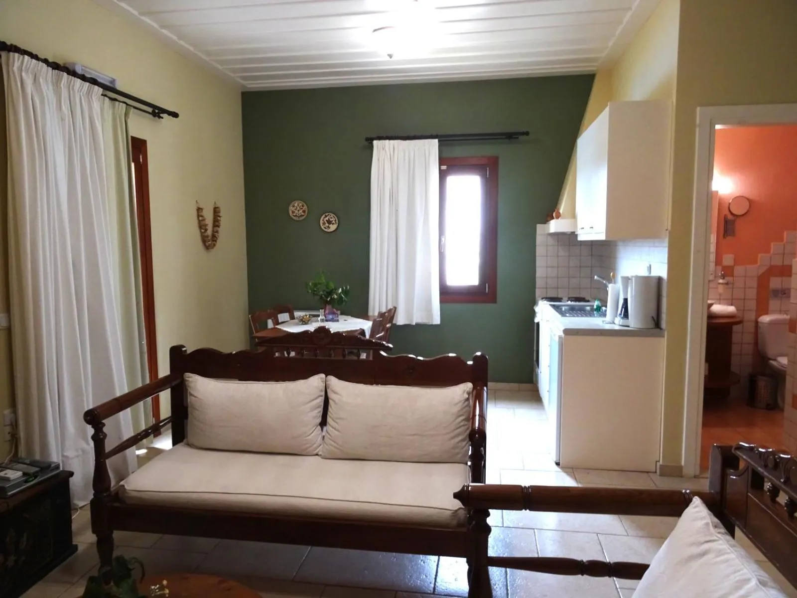 Coffee/tea facilities, Bed in Katalagari Country Suites