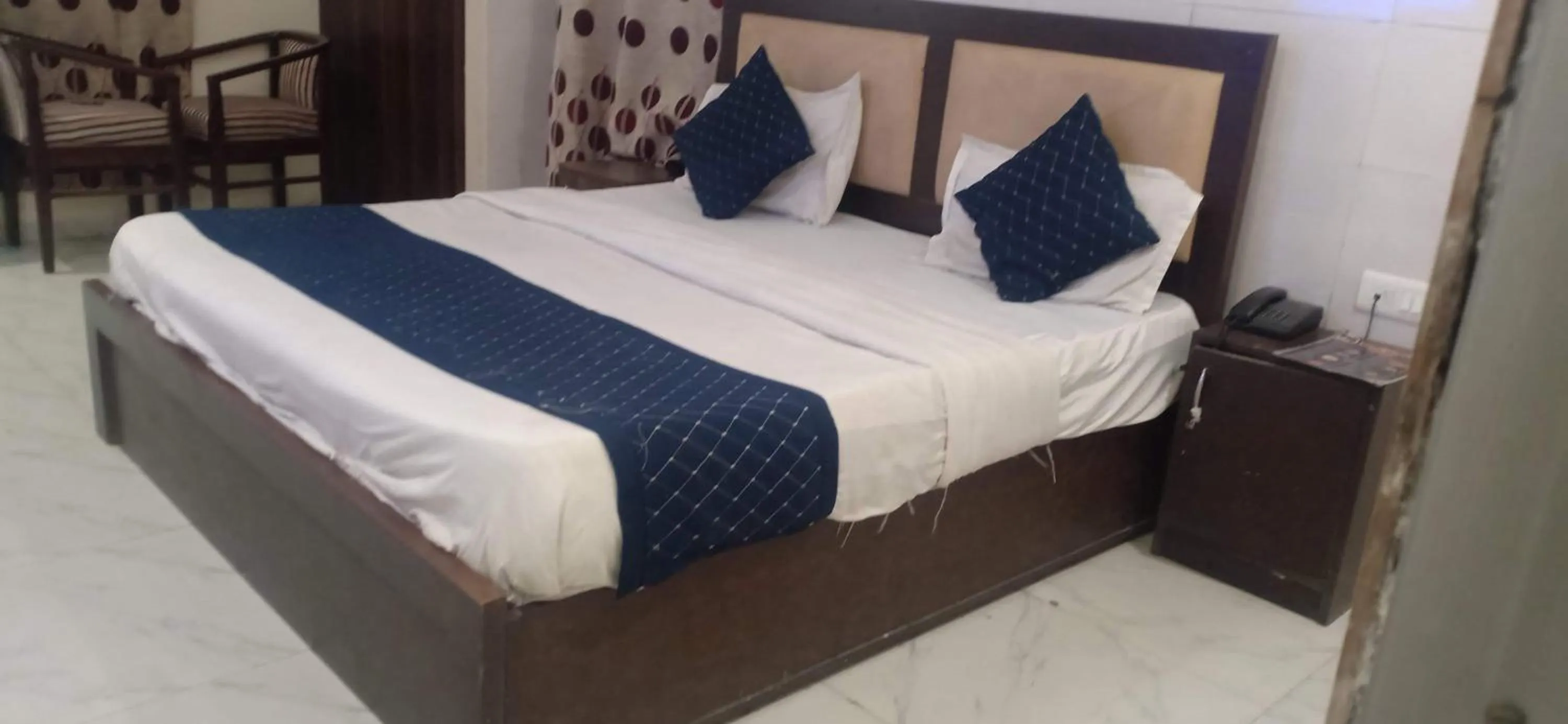 Bedroom, Bed in Hotel O Alpine