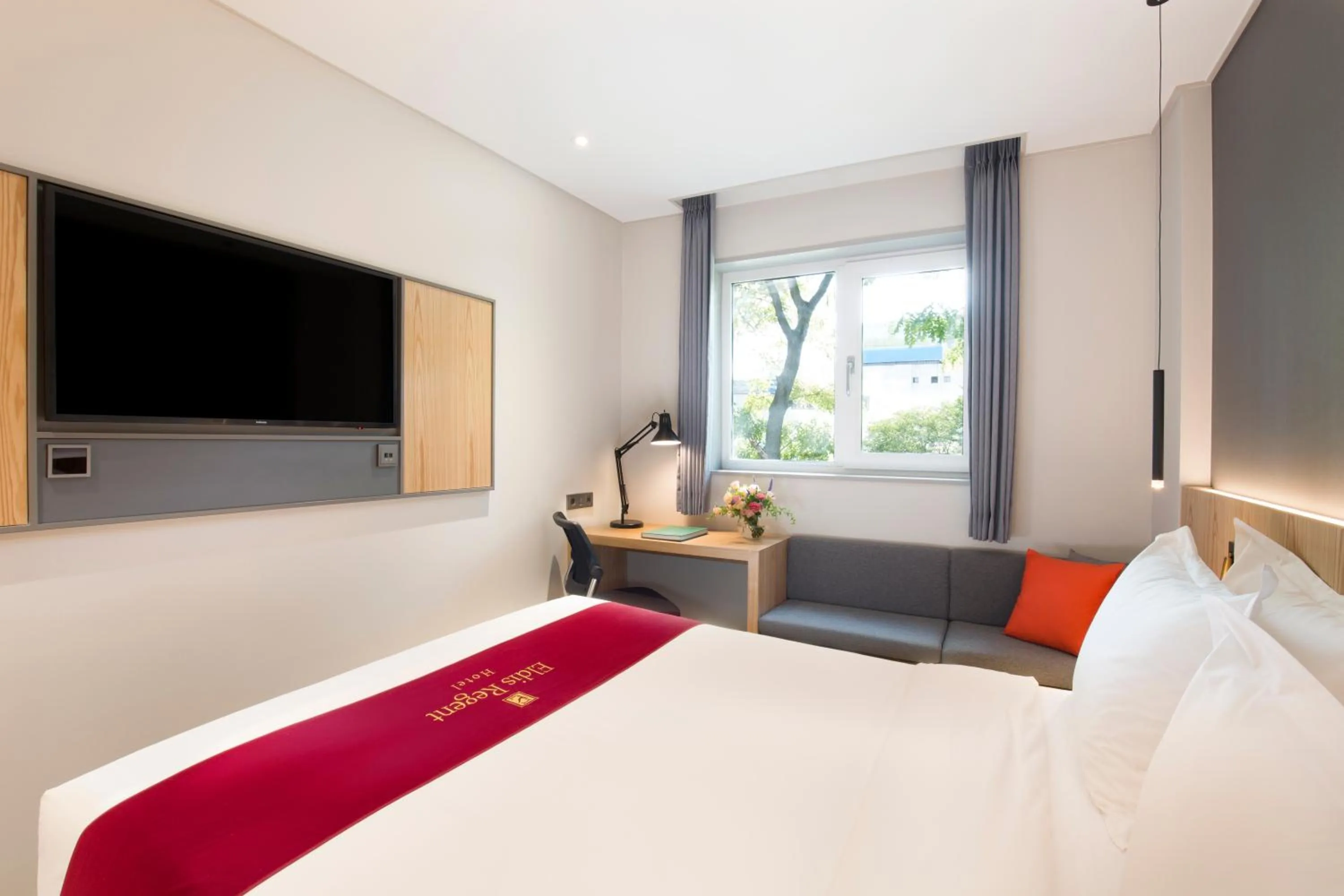 Bed in Eldis Regent Hotel