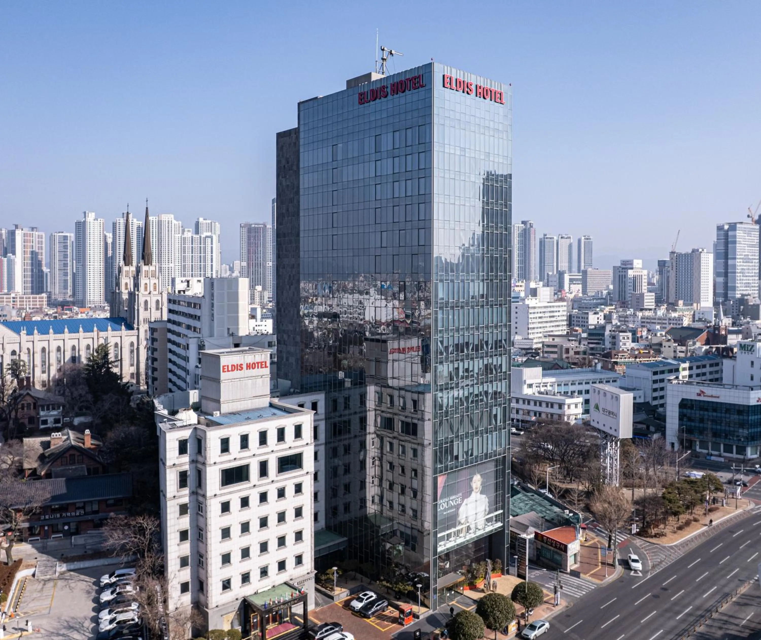 Facade/entrance in Eldis Regent Hotel