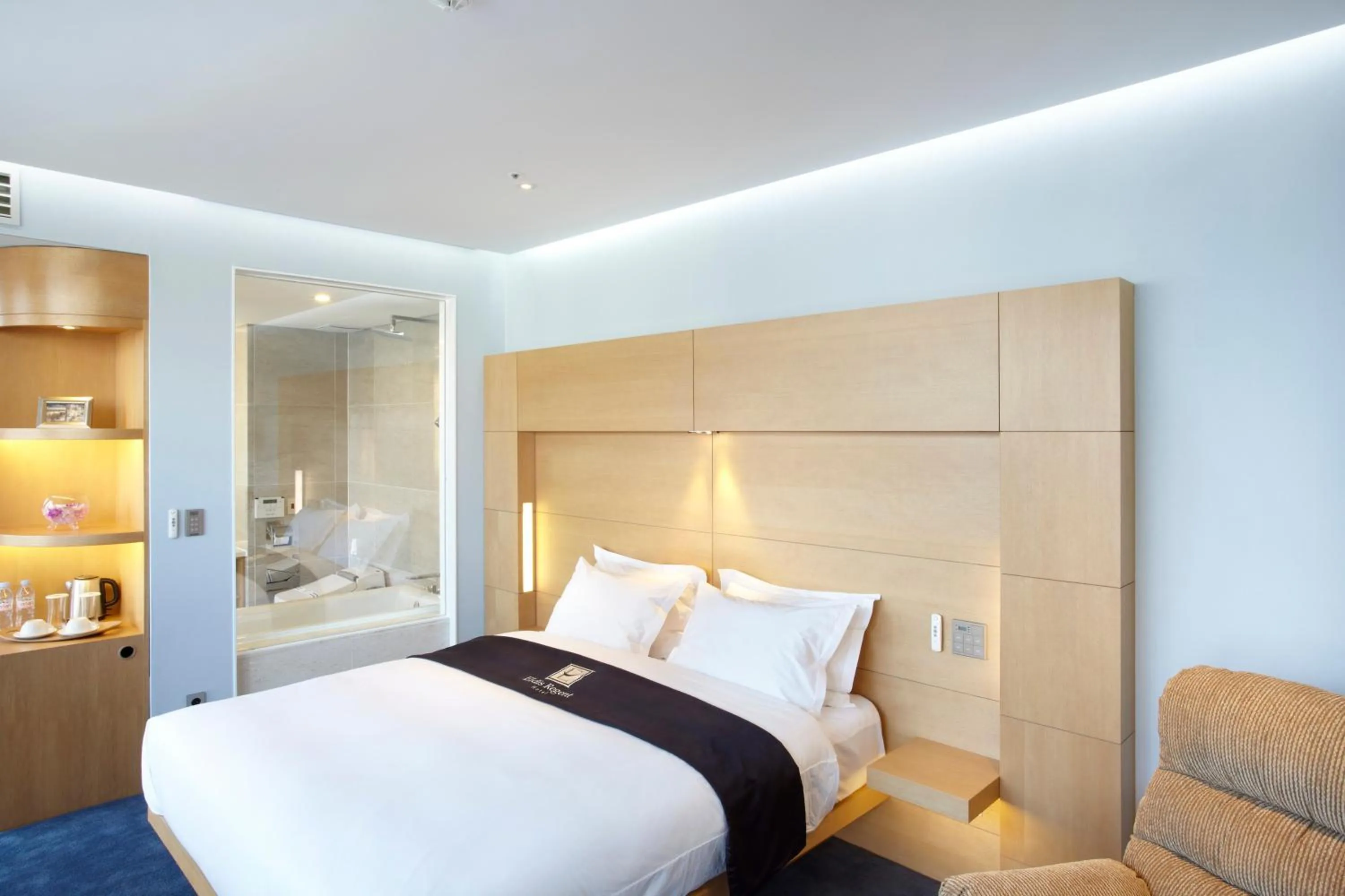 Bed in Eldis Regent Hotel