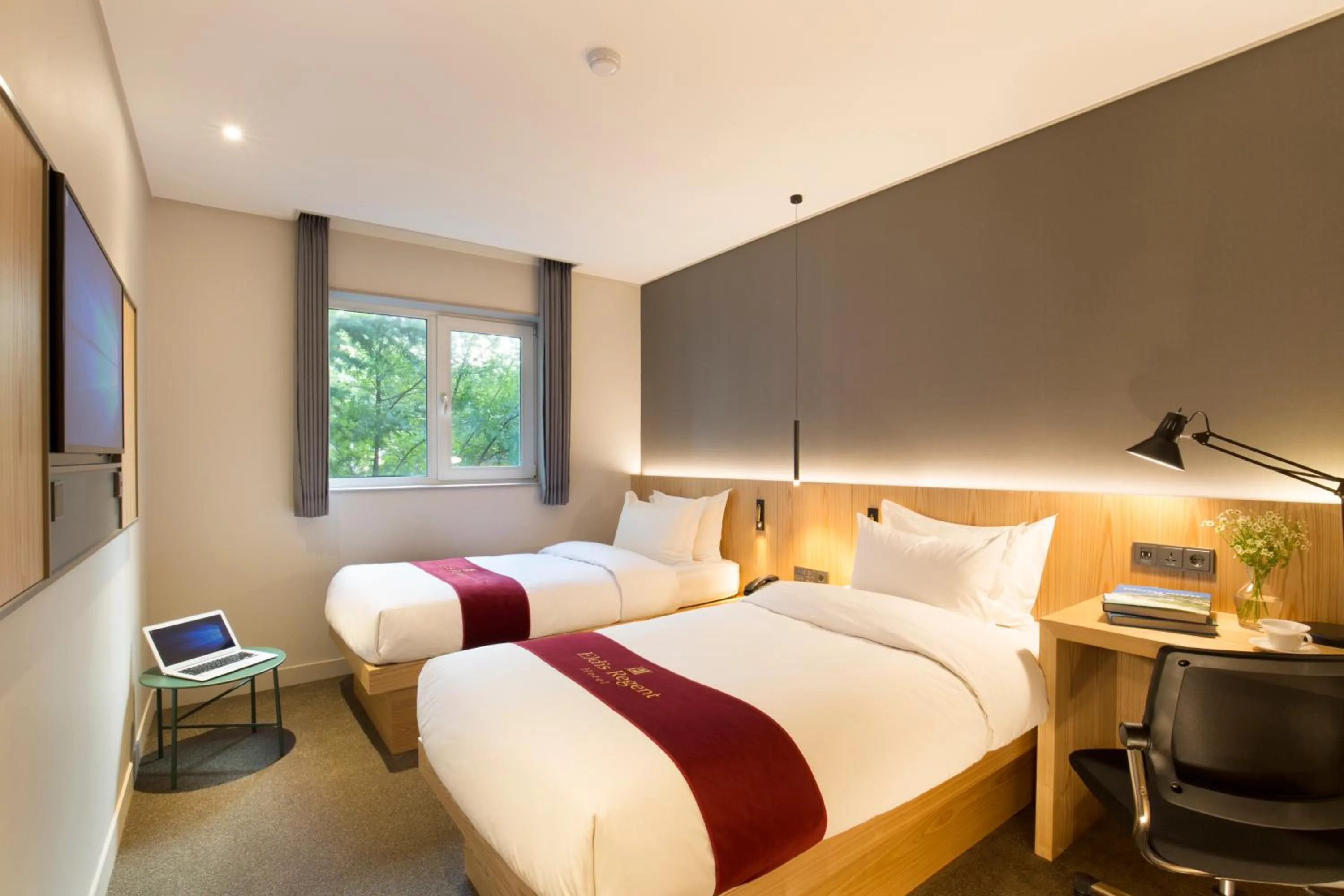 Photo of the whole room, Bed in Eldis Regent Hotel