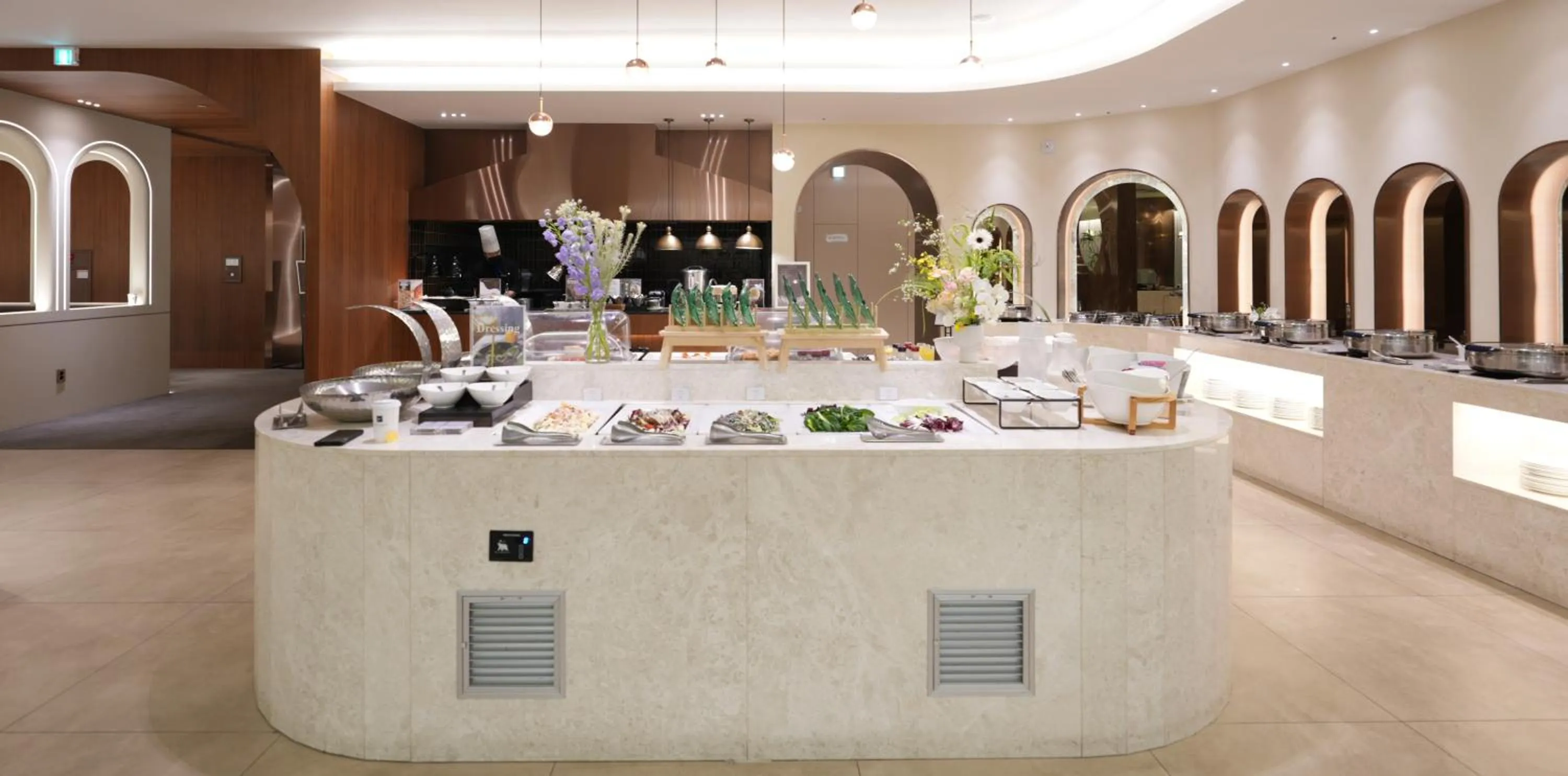 Restaurant/places to eat in Eldis Regent Hotel