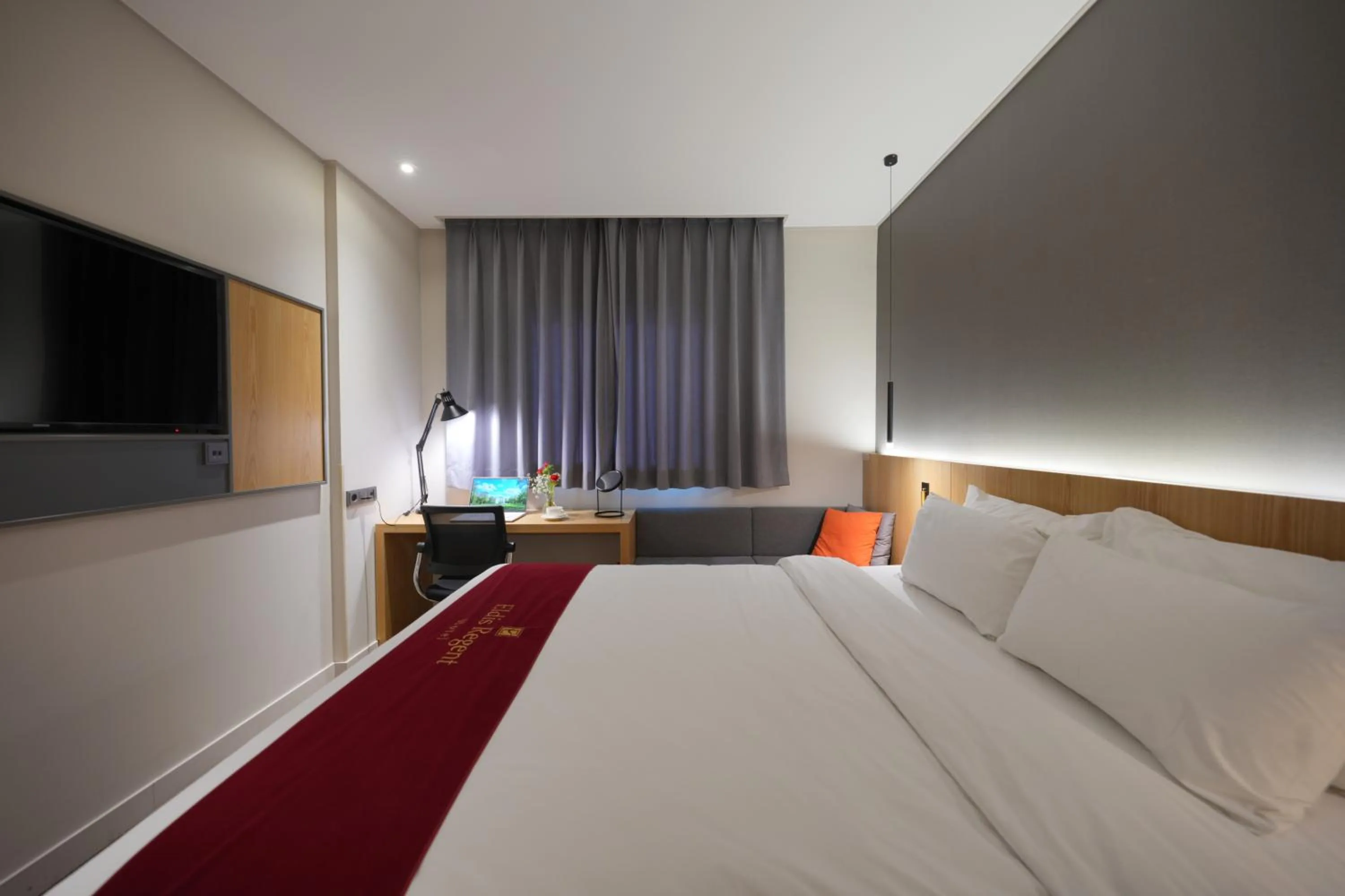 Bed in Eldis Regent Hotel