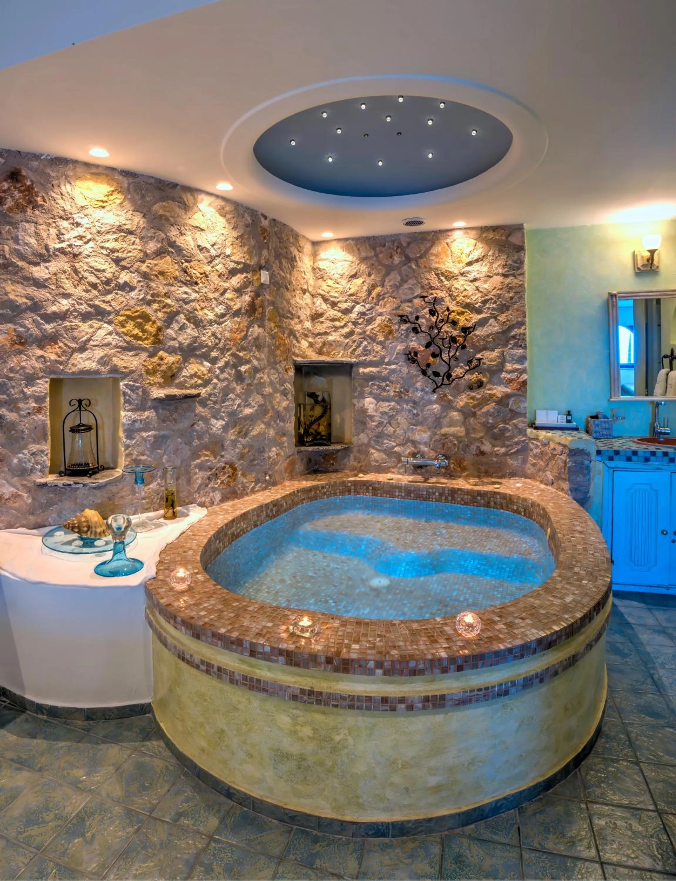 Hot Tub in Astarte Suites