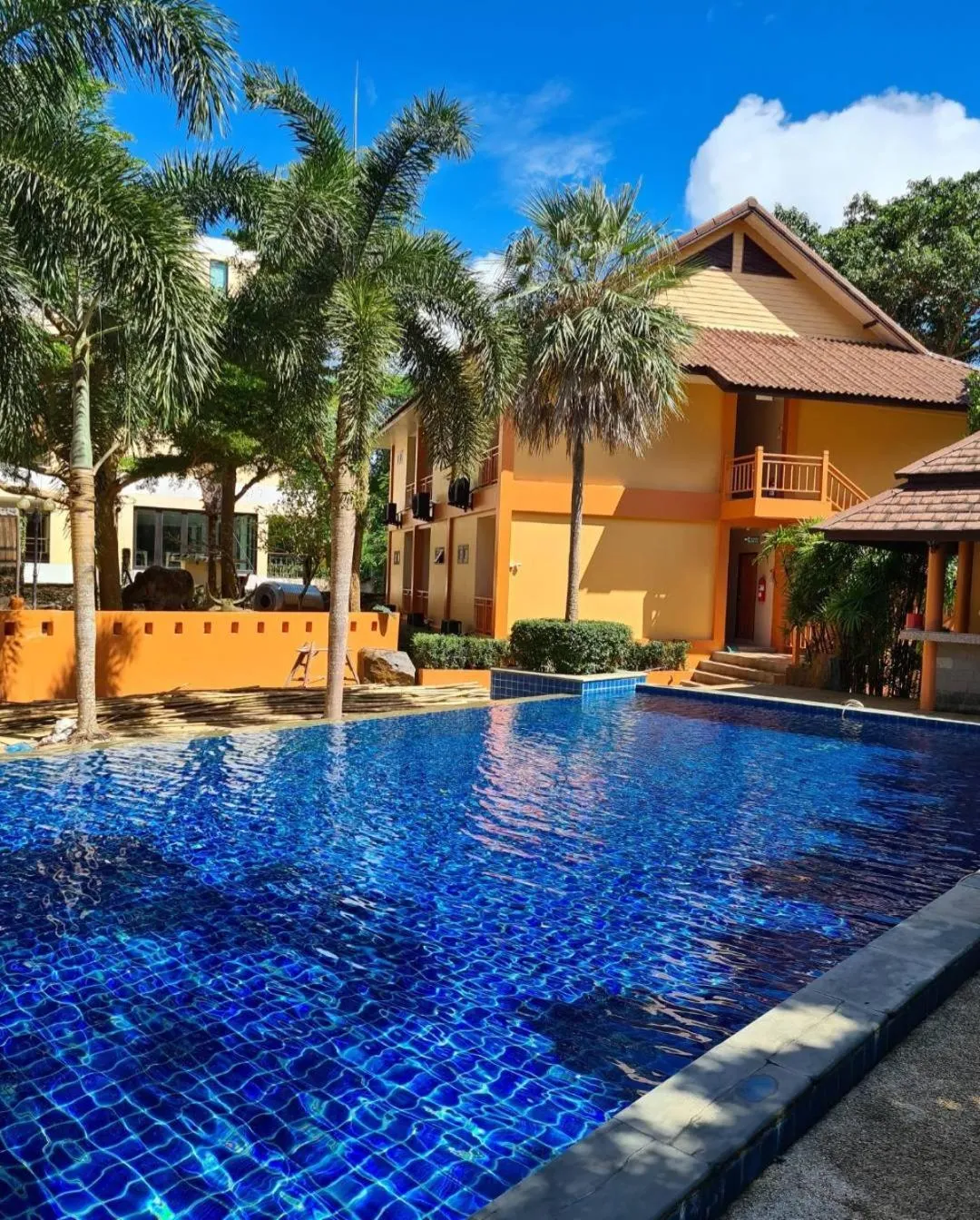 Swimming pool in Du-sila Hotel kohchang