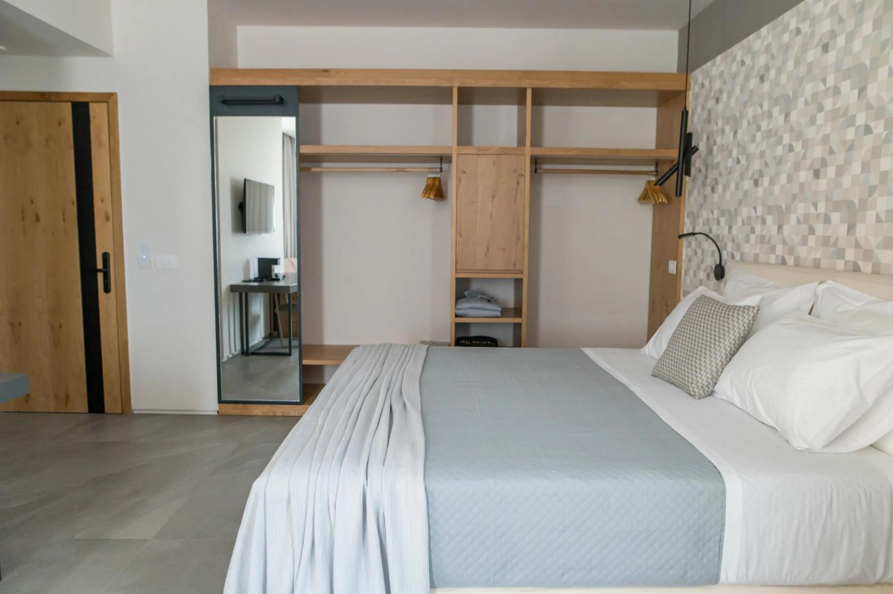 wardrobe, Bed in Alissachni SeaSide Hotel