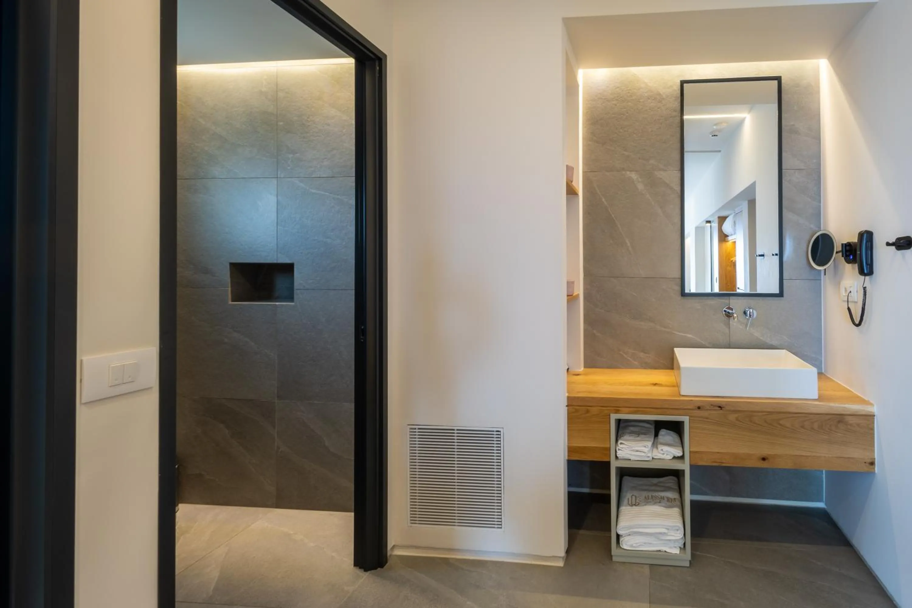 Bathroom in Alissachni SeaSide Hotel