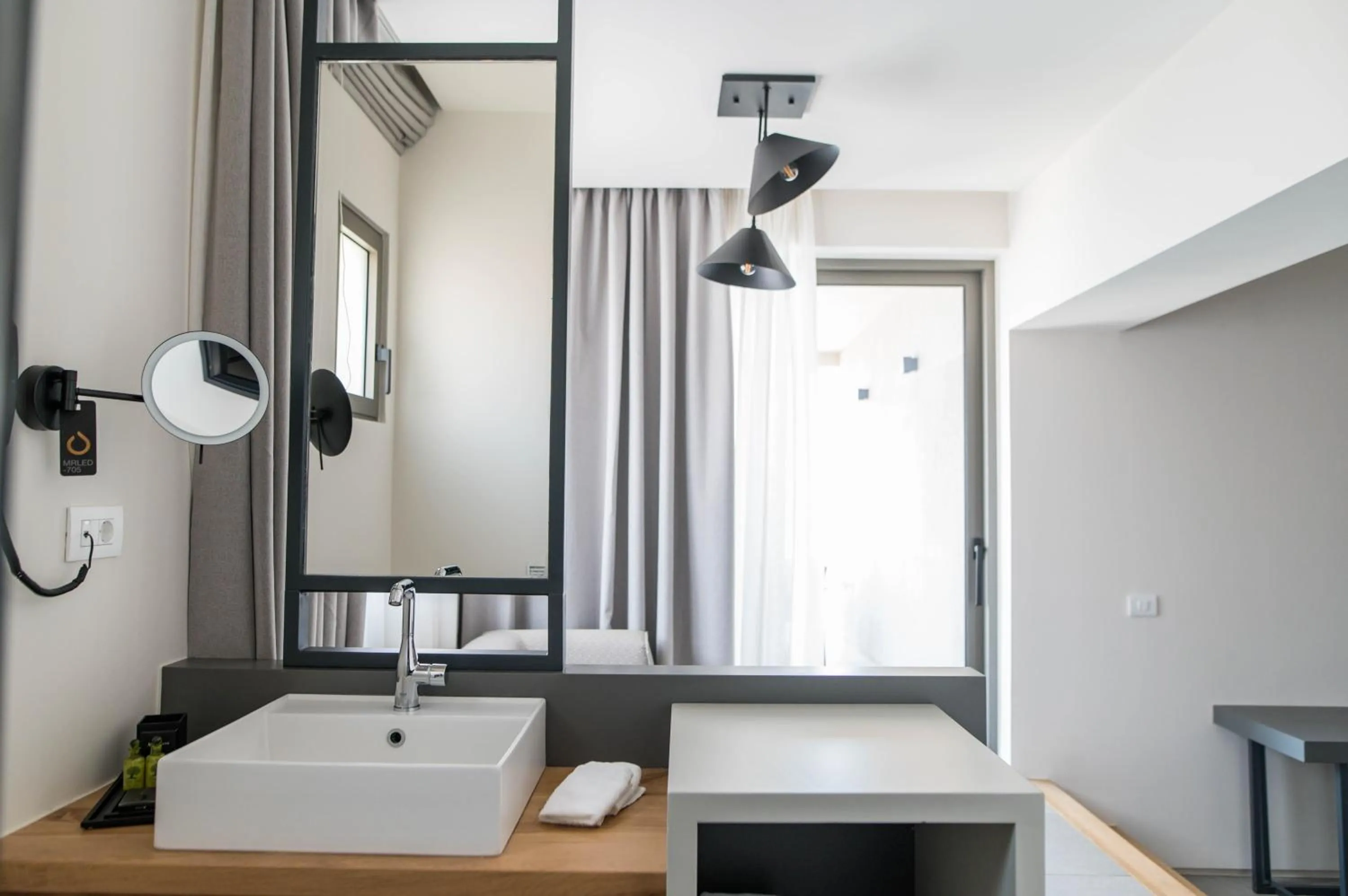 Bathroom in Alissachni SeaSide Hotel