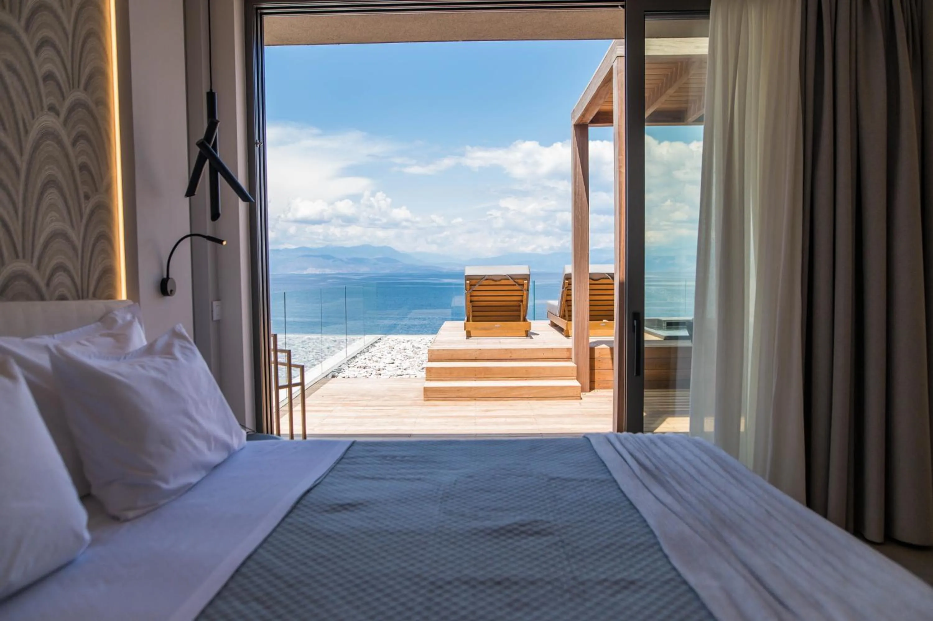 Shower, Bed in Alissachni SeaSide Hotel