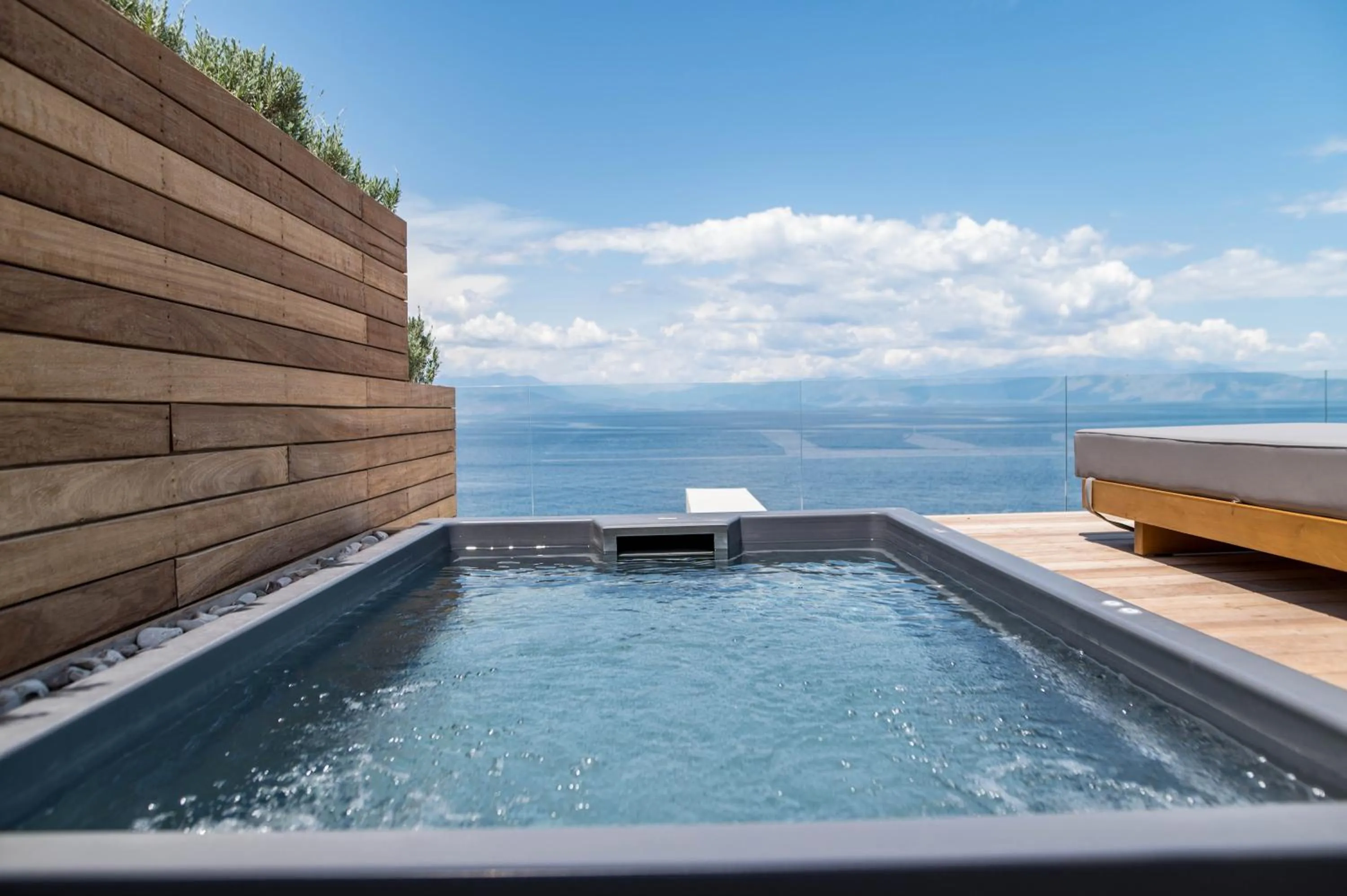 Hot Tub in Alissachni SeaSide Hotel