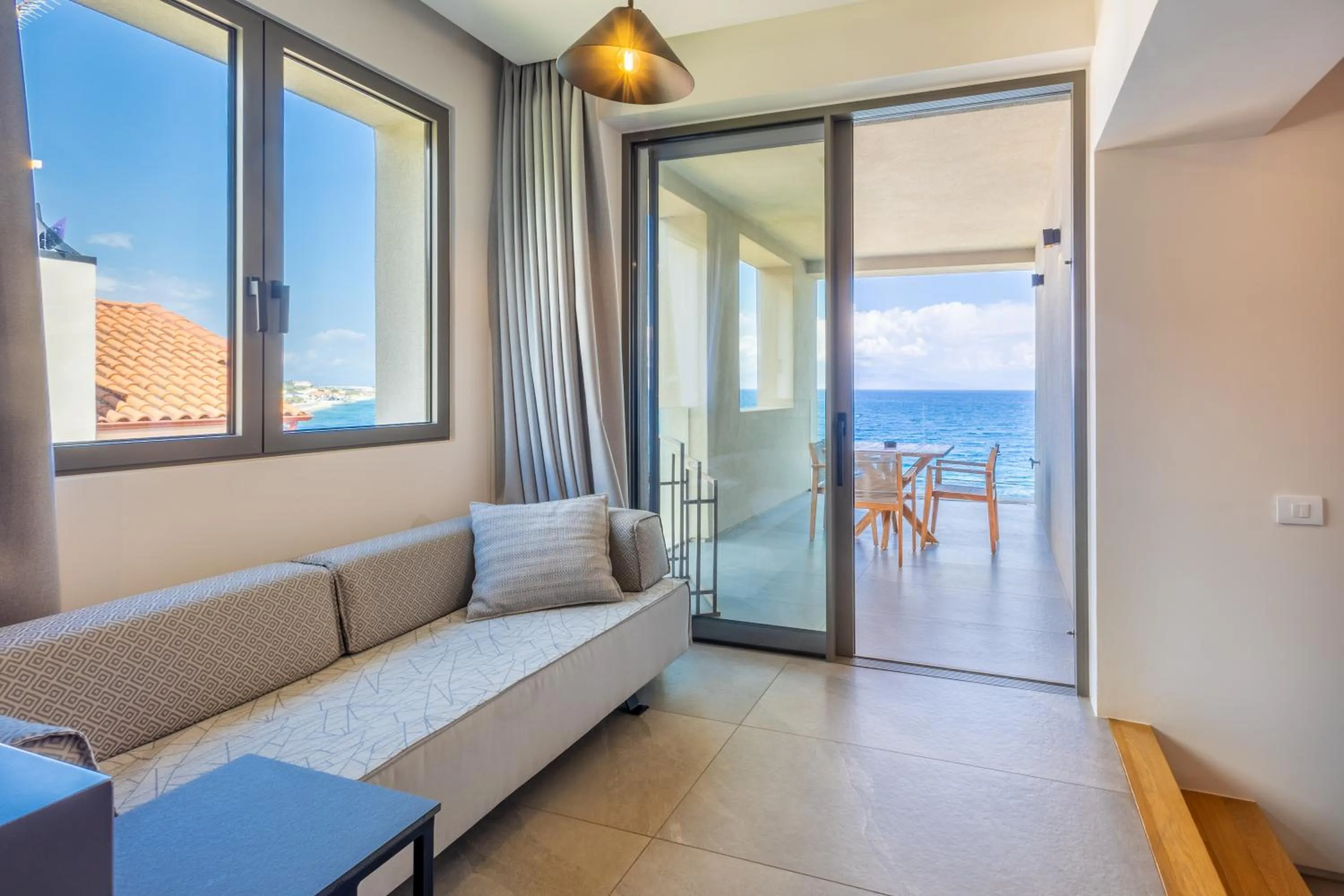 Alissachni SeaSide Hotel