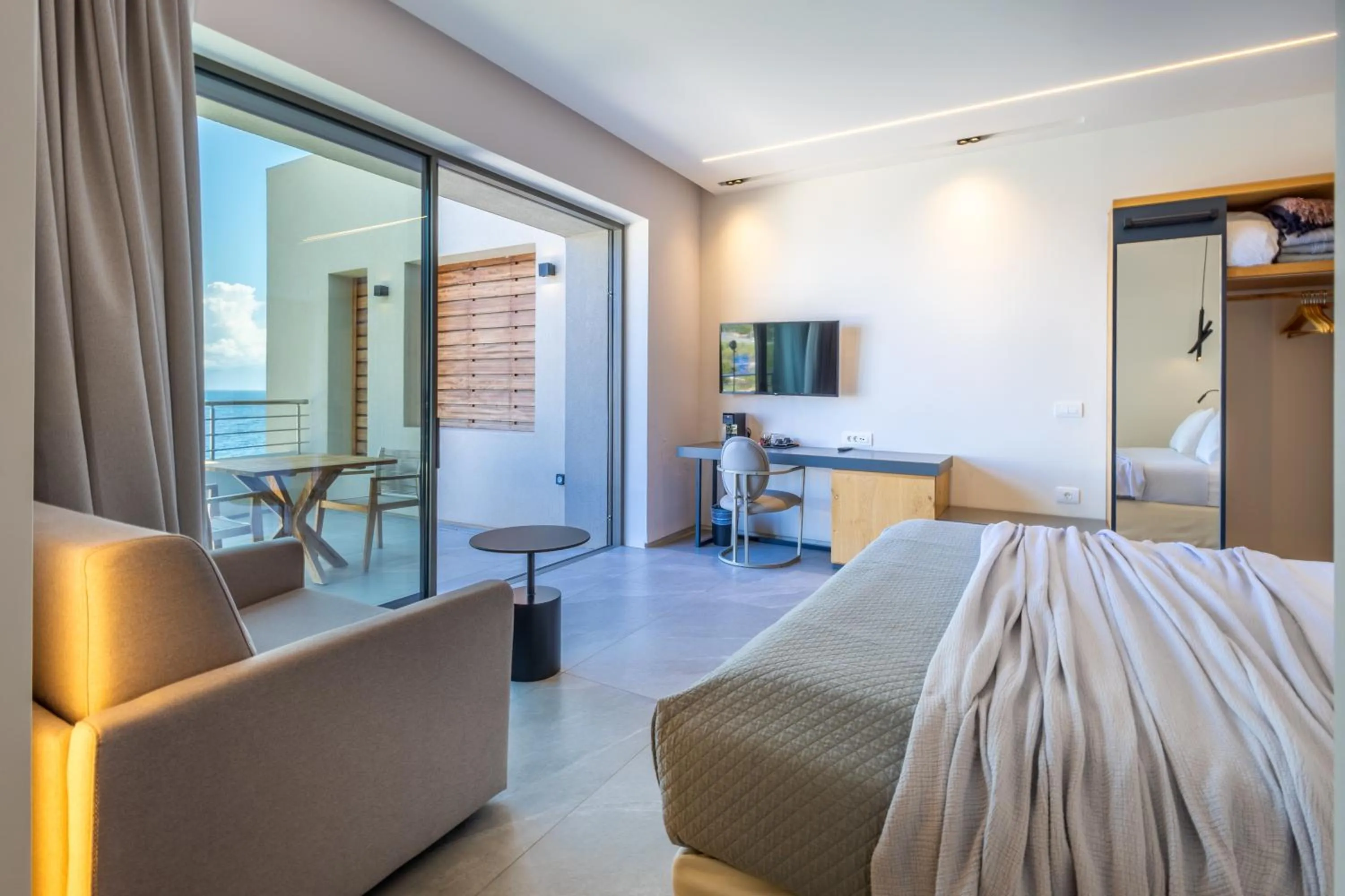 Bedroom, Bed in Alissachni SeaSide Hotel