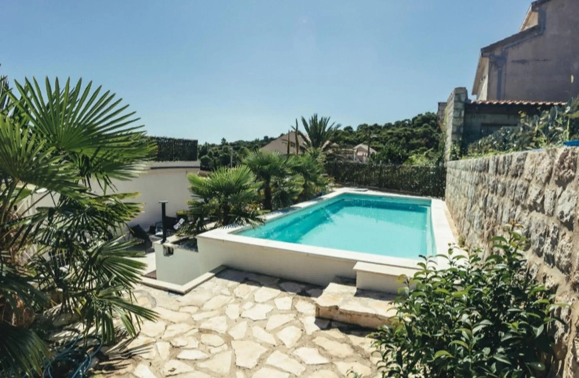 Swimming pool in Palm Tree Apartments