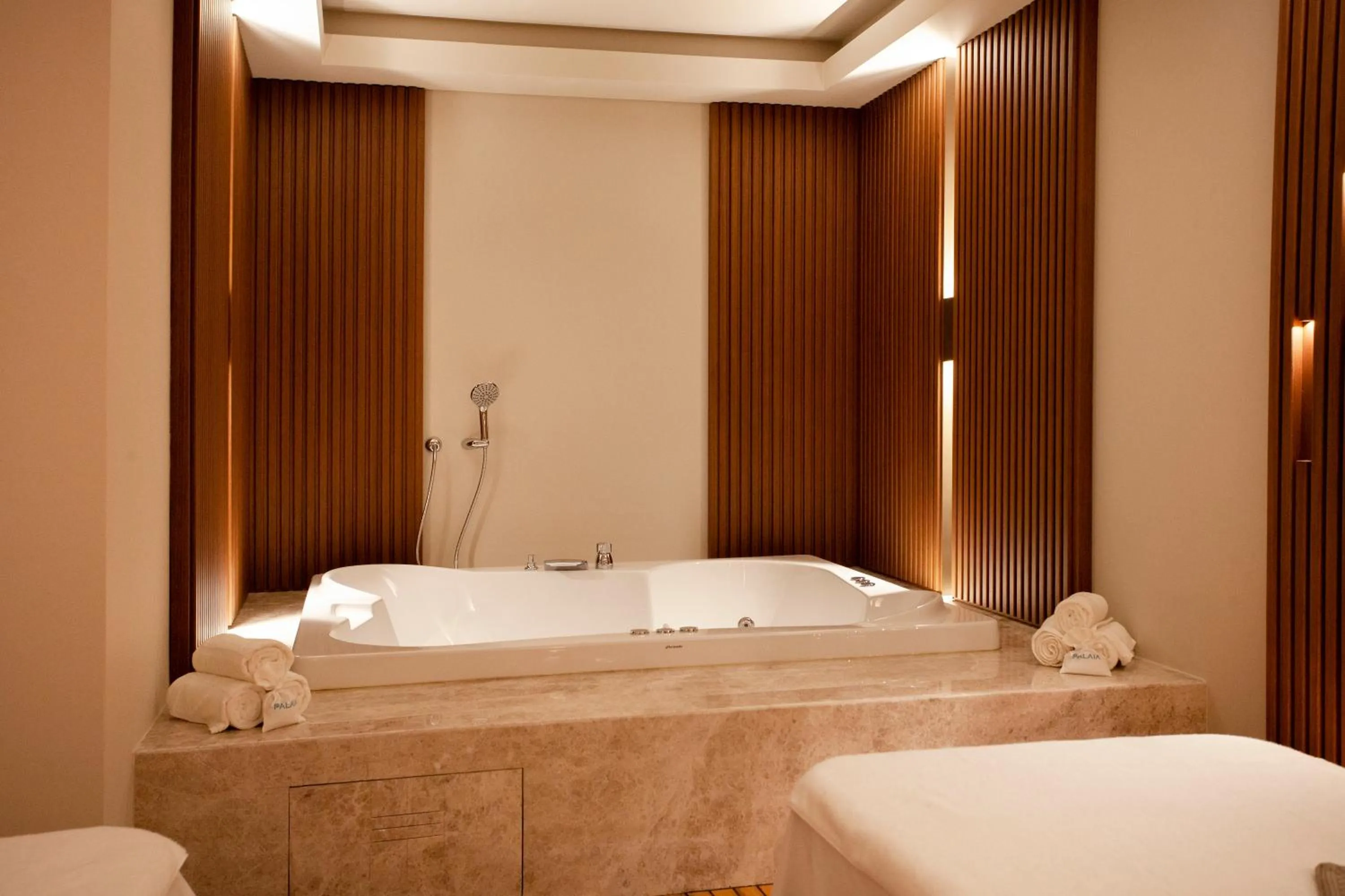 Hot Tub in Palaia Hotel Datça