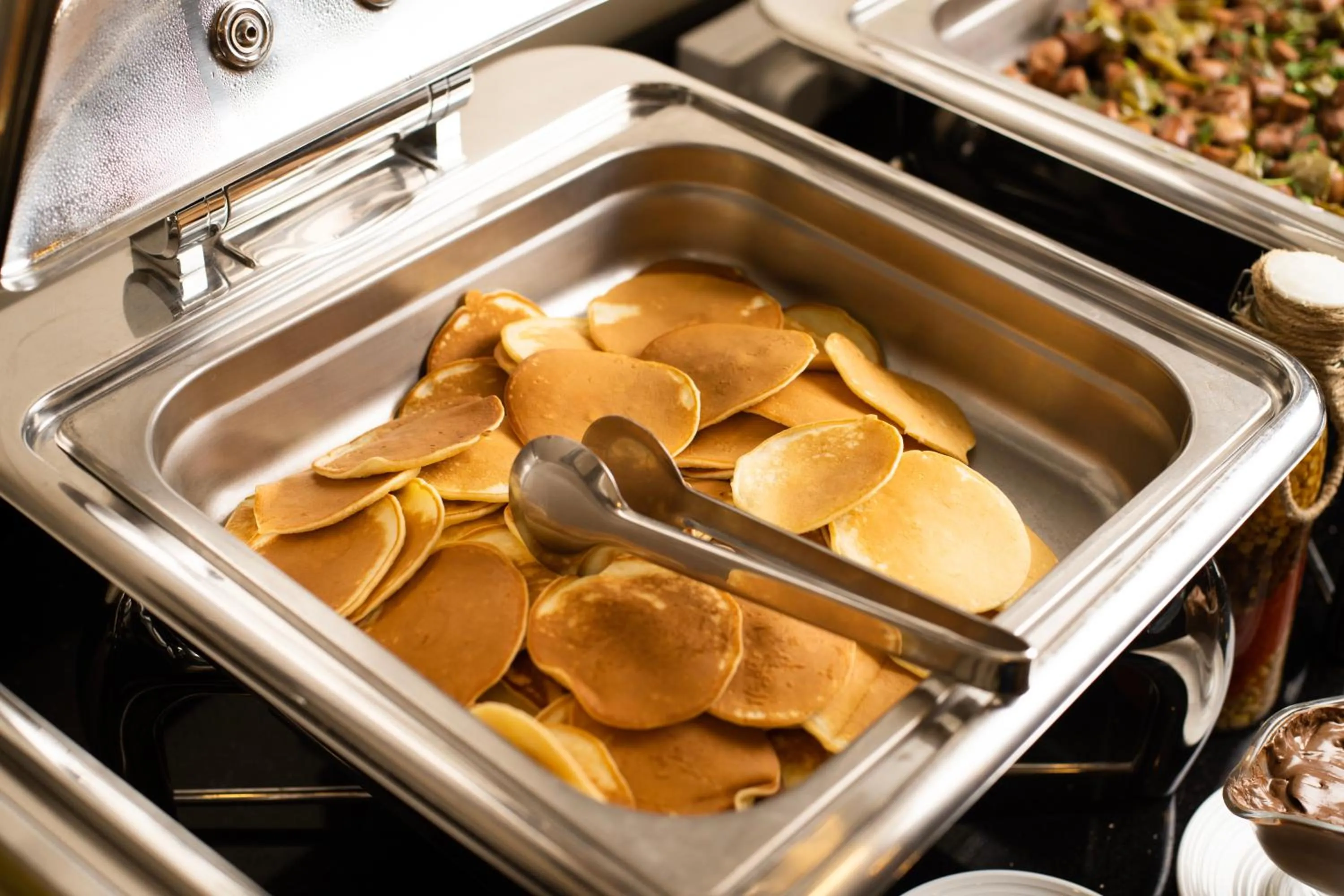 Food in Dweik Hotel LUXURY 3